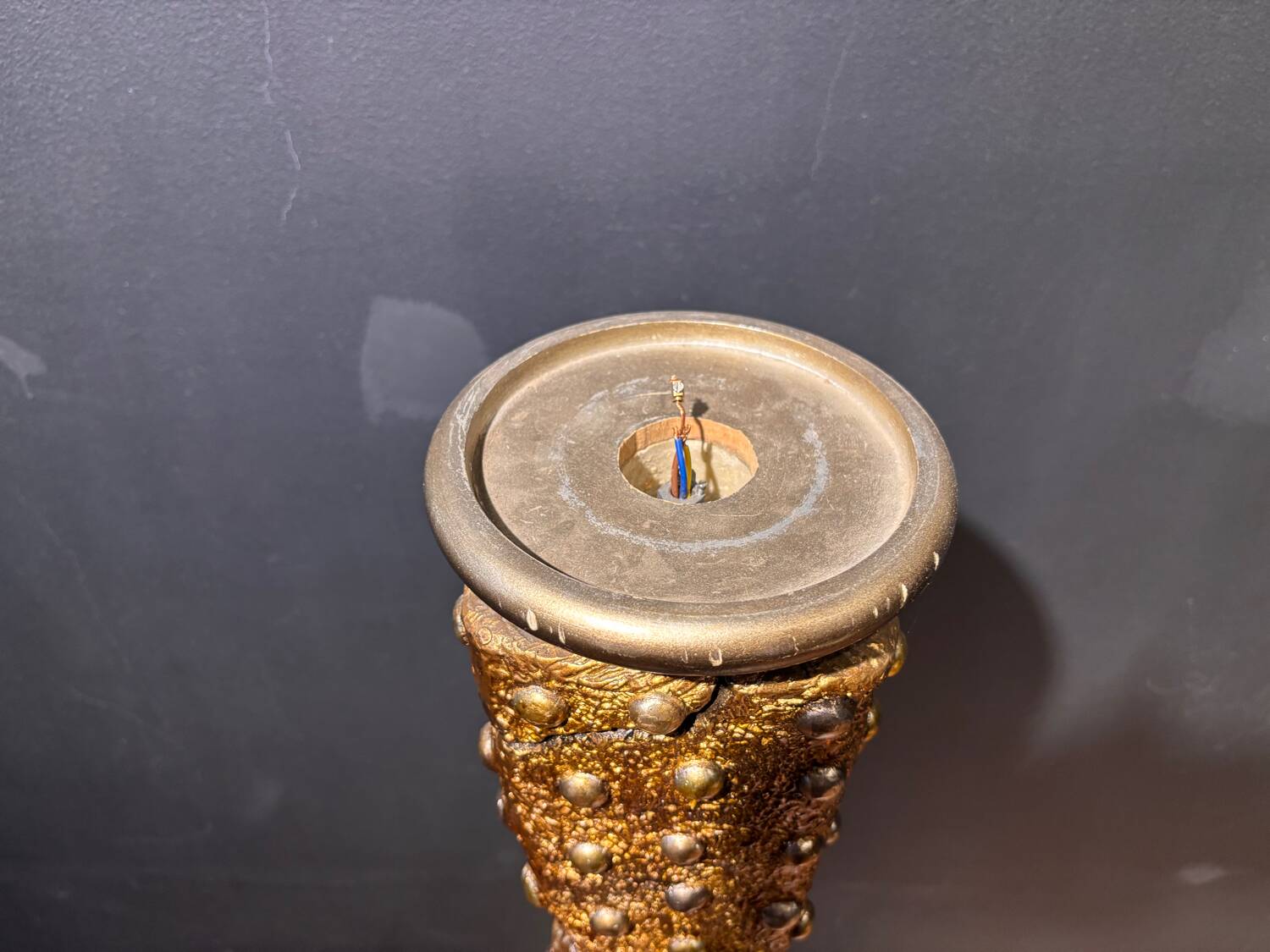 Lampe en résine design – Pièce unique et moderne