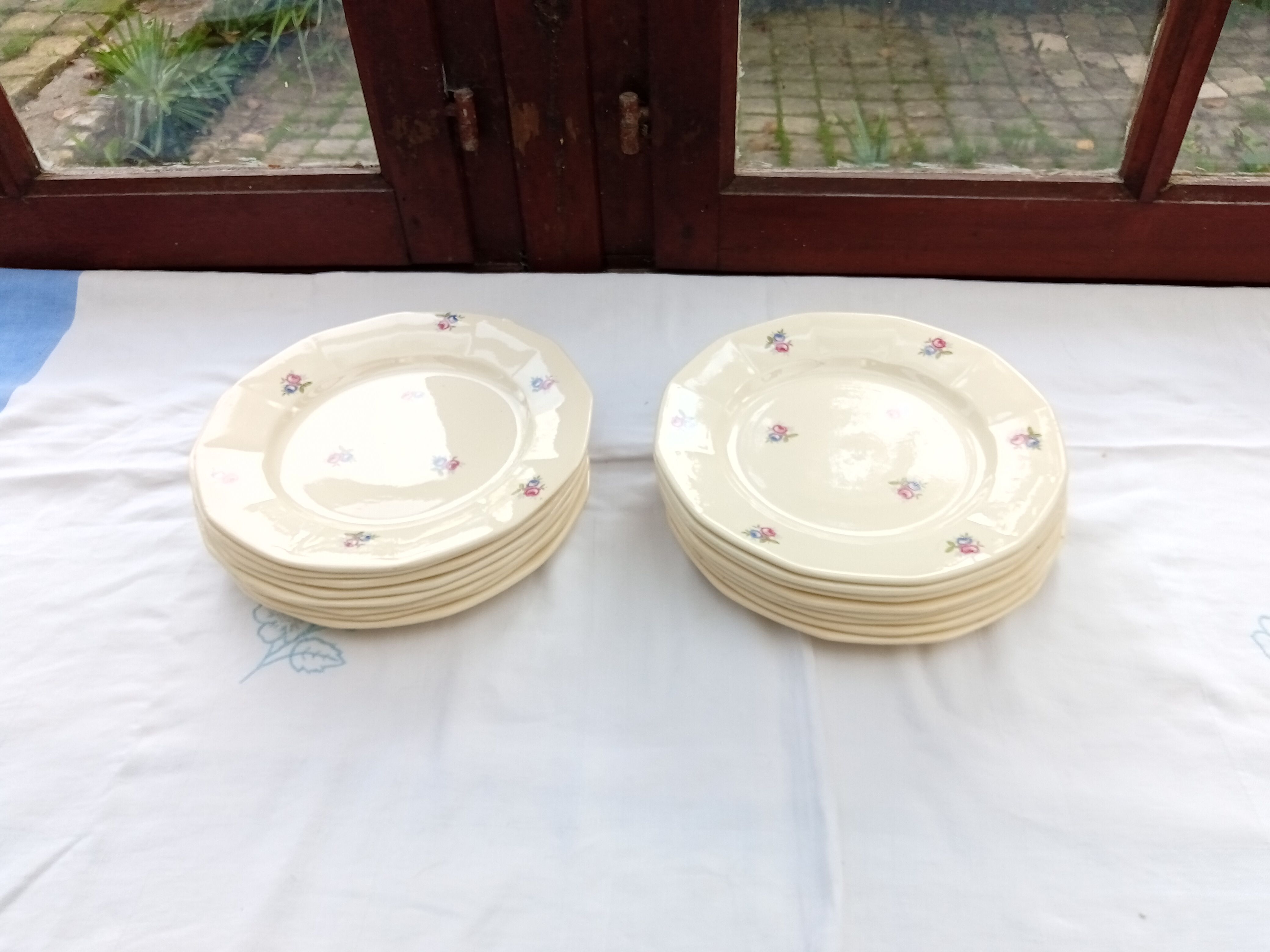 8 old digoin flat plates