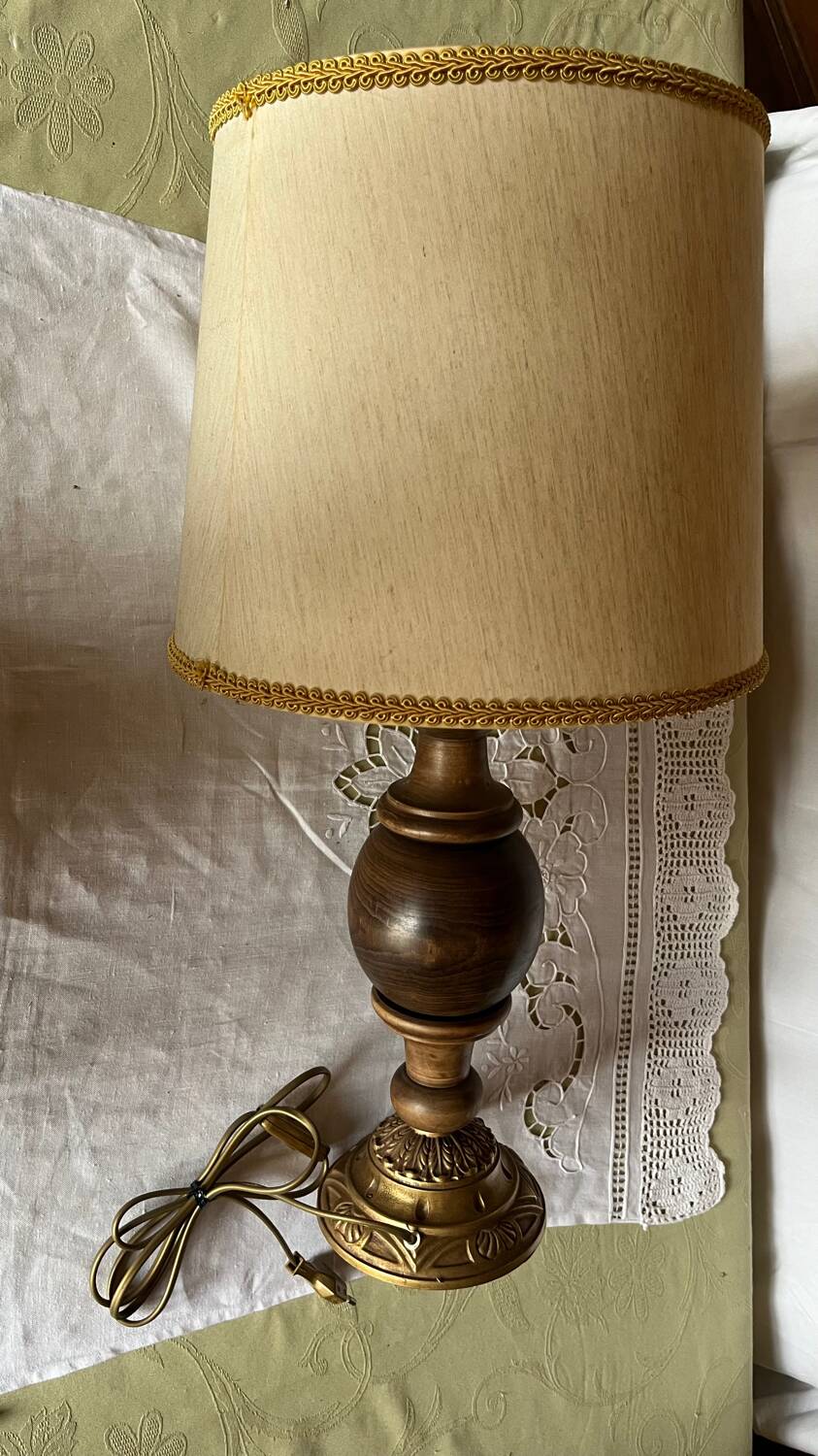 Vintage wood/metal table lamp