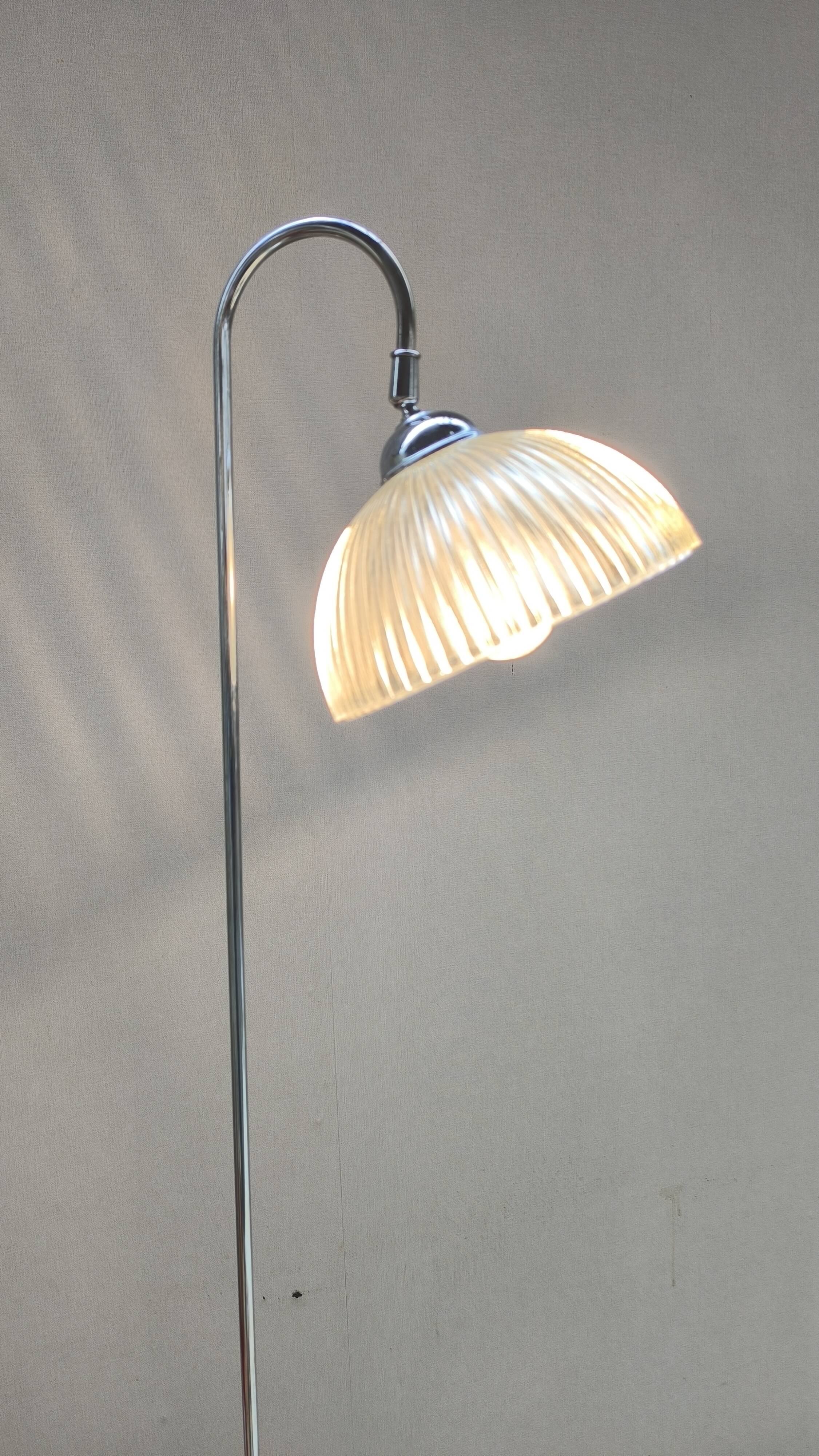 Floor lamp in chromed metal and holophane glass 1970