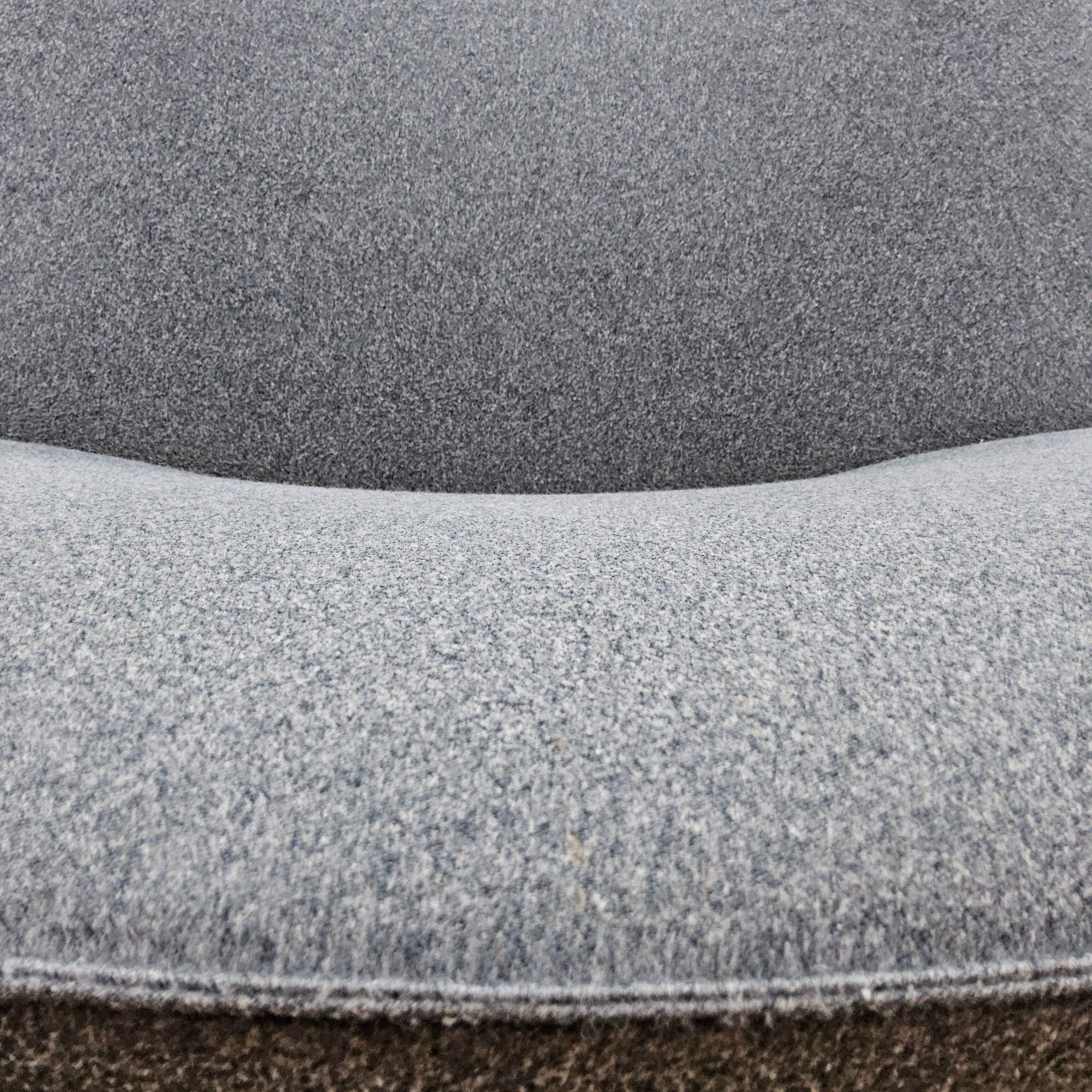 Set of 2 Arper Catifa 80 lounge chairs grey fabric / chrome