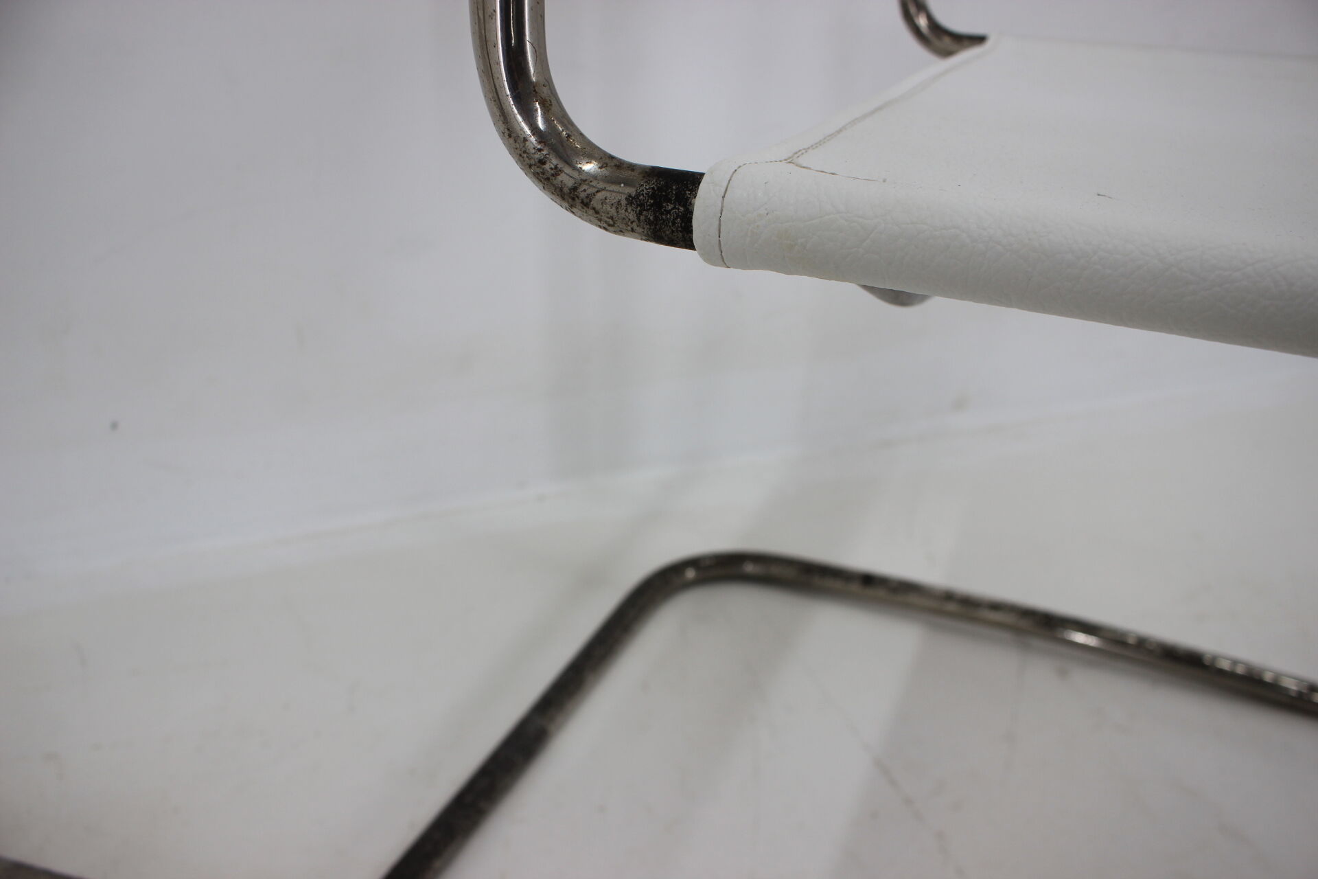 1930s Marcel Breuer Set of  B10 Bauhaus Tubular Table  and B34 Armachairs by Mucke Melder, CZ