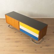 Buffet exclusif de style mid-century avec base en acier inoxydable, années 1960.