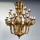 Paire de lustres de style Louis XV bronze doré 36 feux