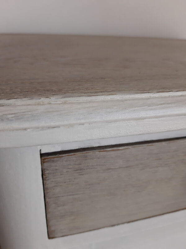 Massive chestnut chevet