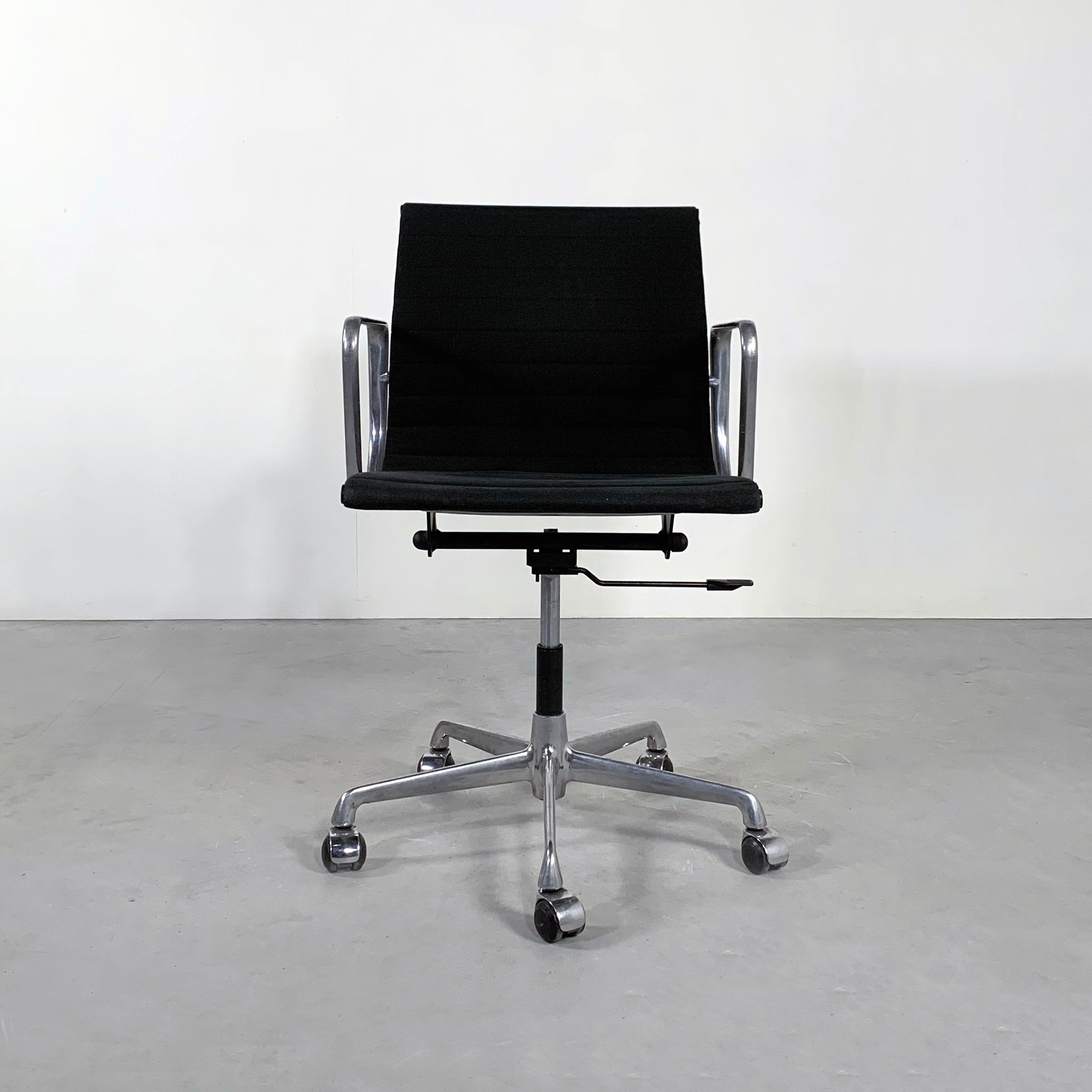 EA117 office chair by Charles and Ray Eames for ICF, 1970