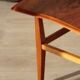 Table basse vintage Everest en noyer – style « planche de surf » (années 60)