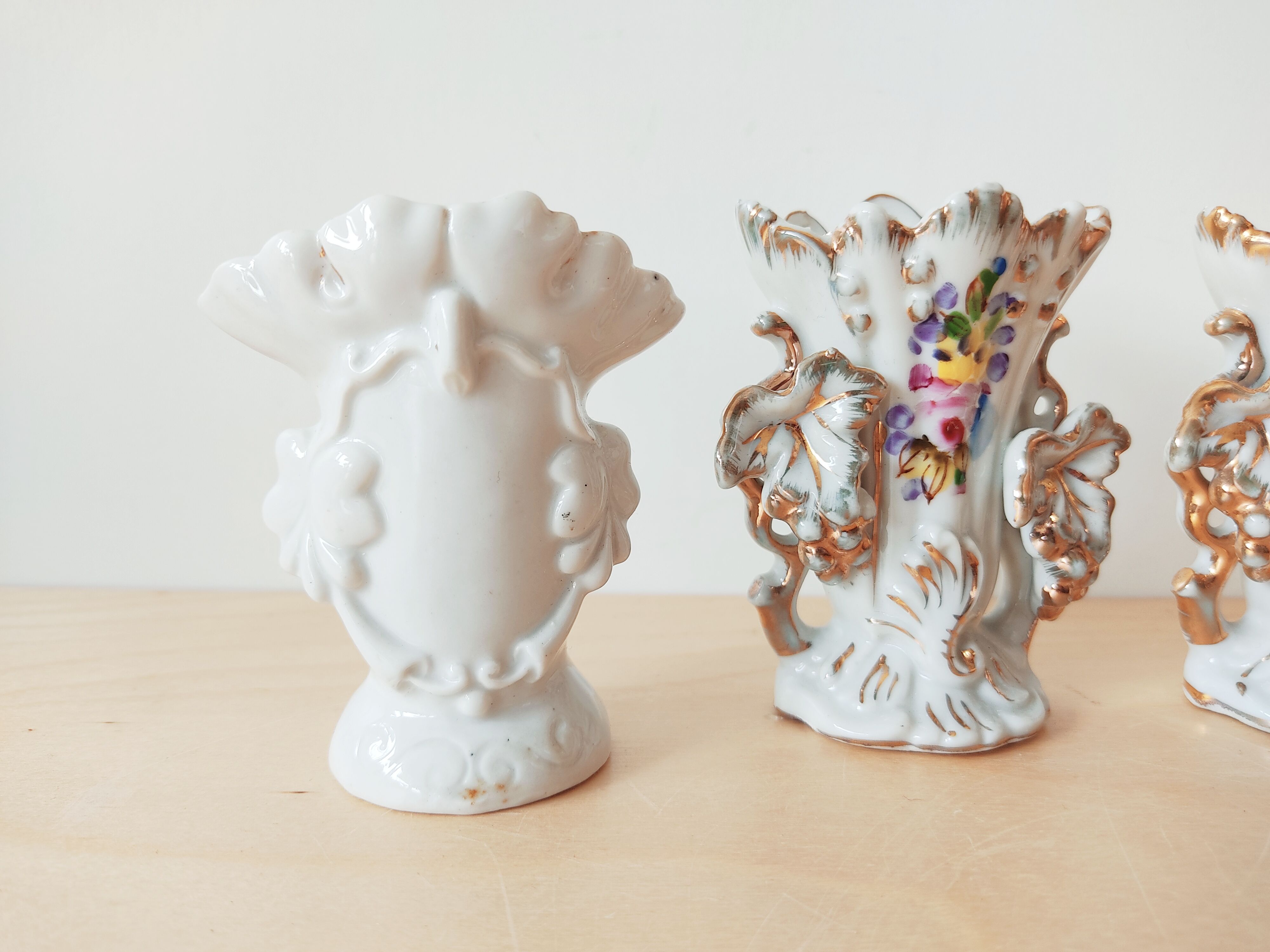 Set of 4 porcelain wedding vases