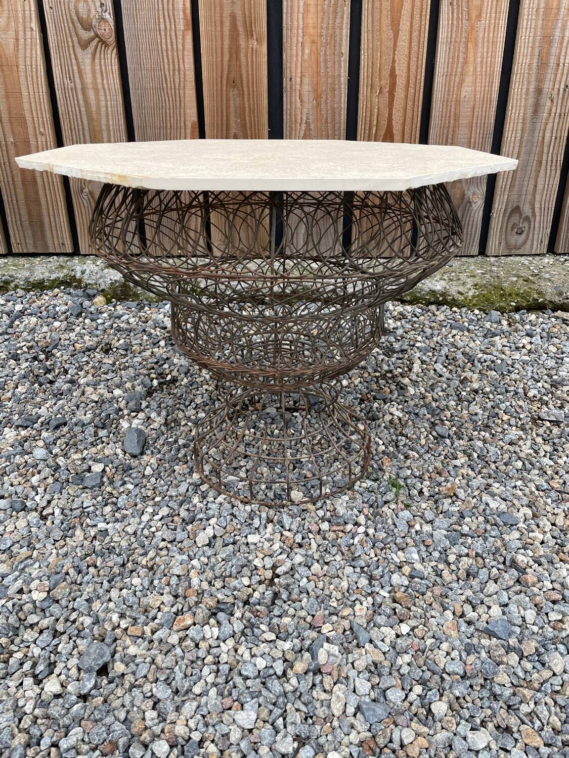Table/jardinière table en fil de fer