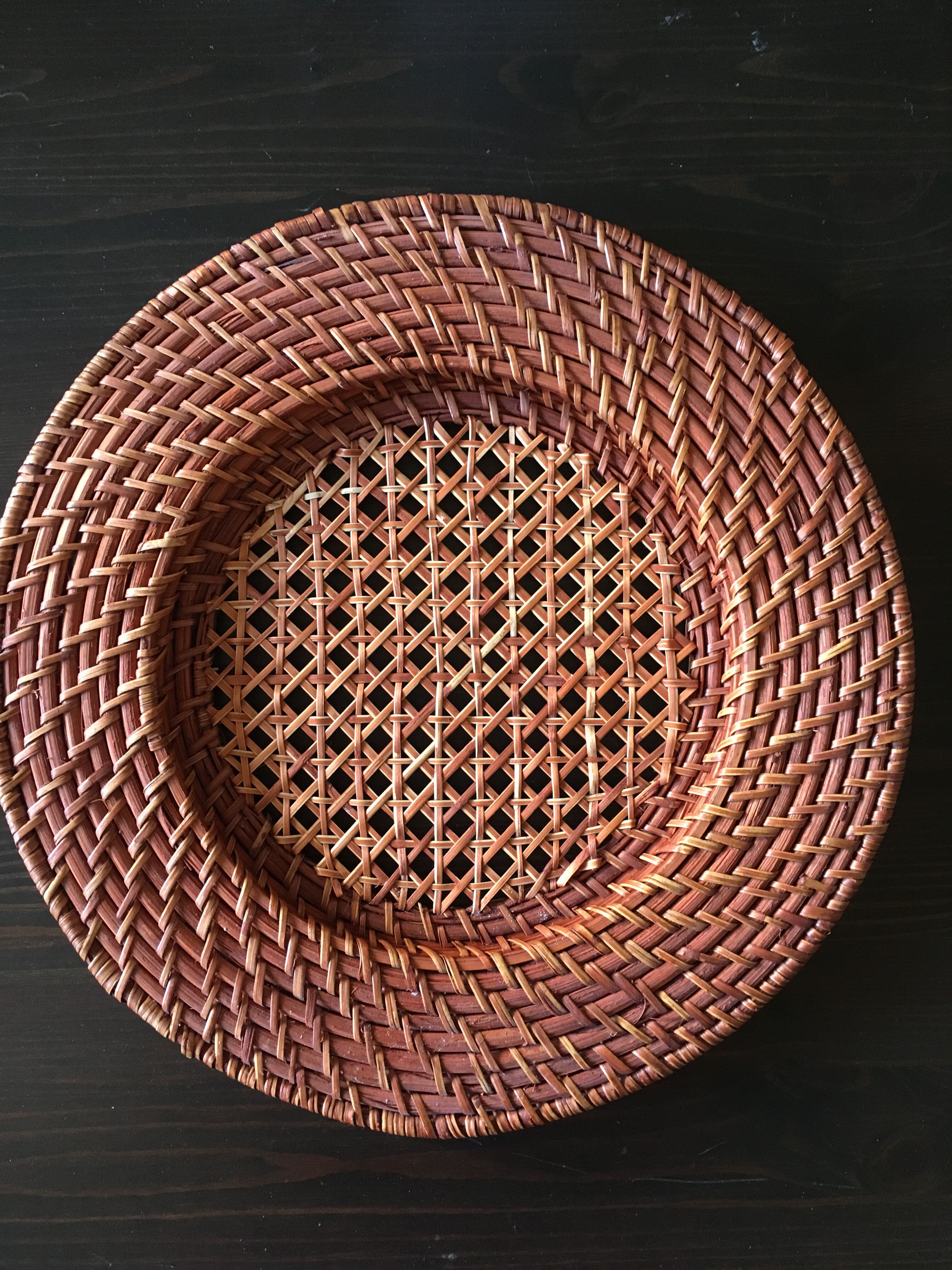 Set of 6 wicker and rattan undertributions