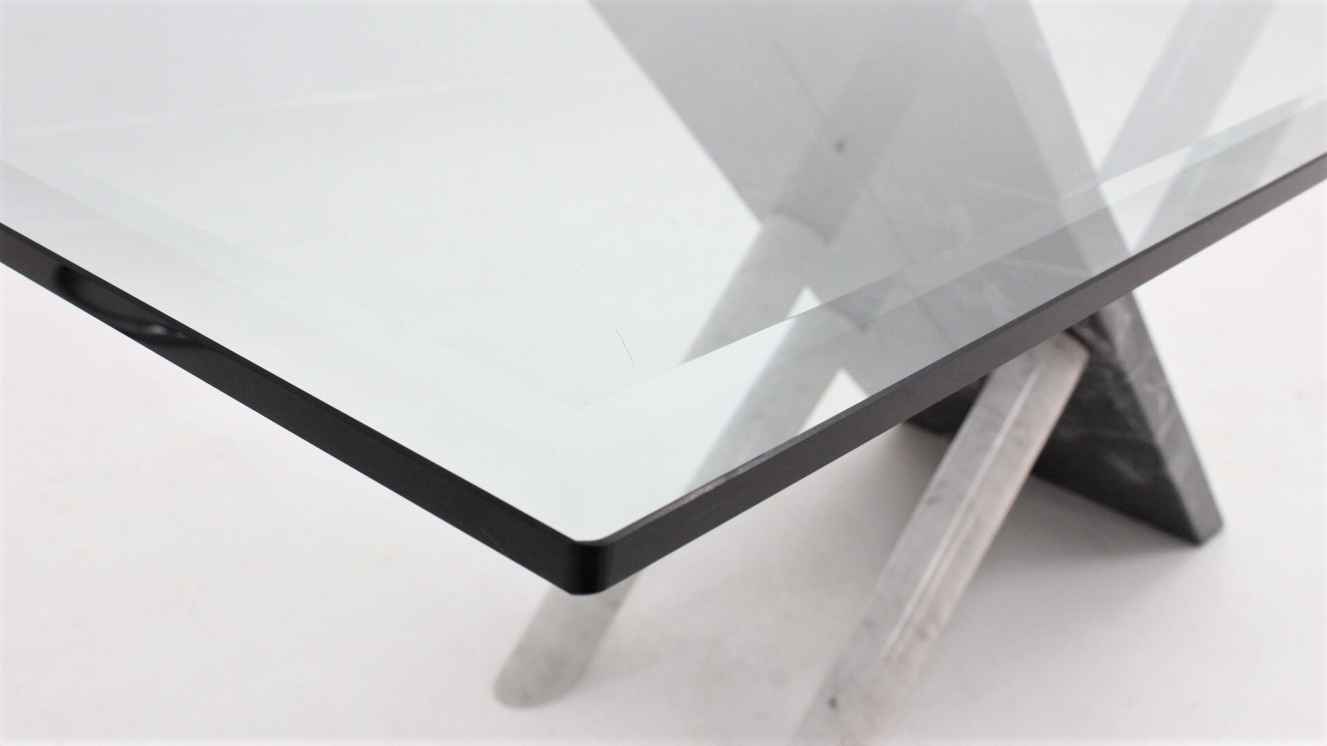 Italian Carrara marble dining table 1970s