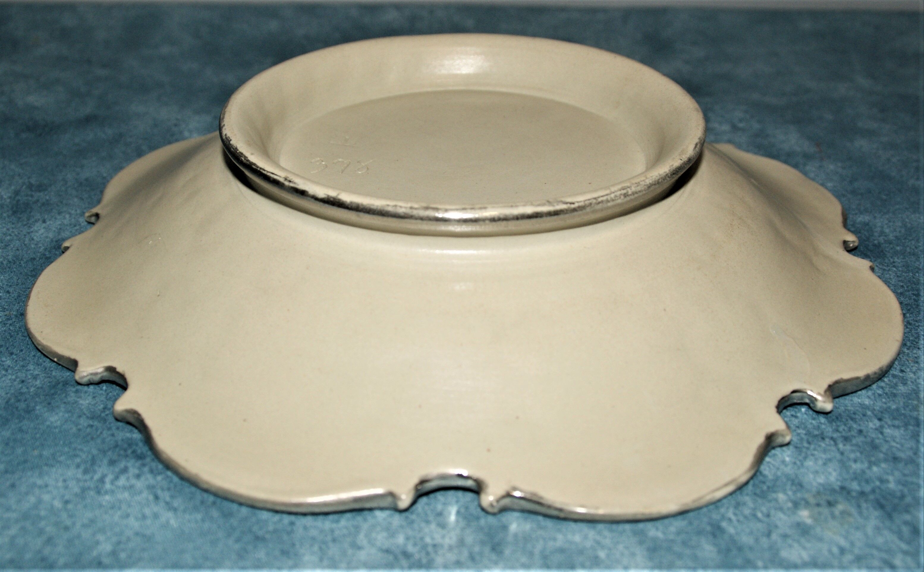 Compotier enhanced with silver