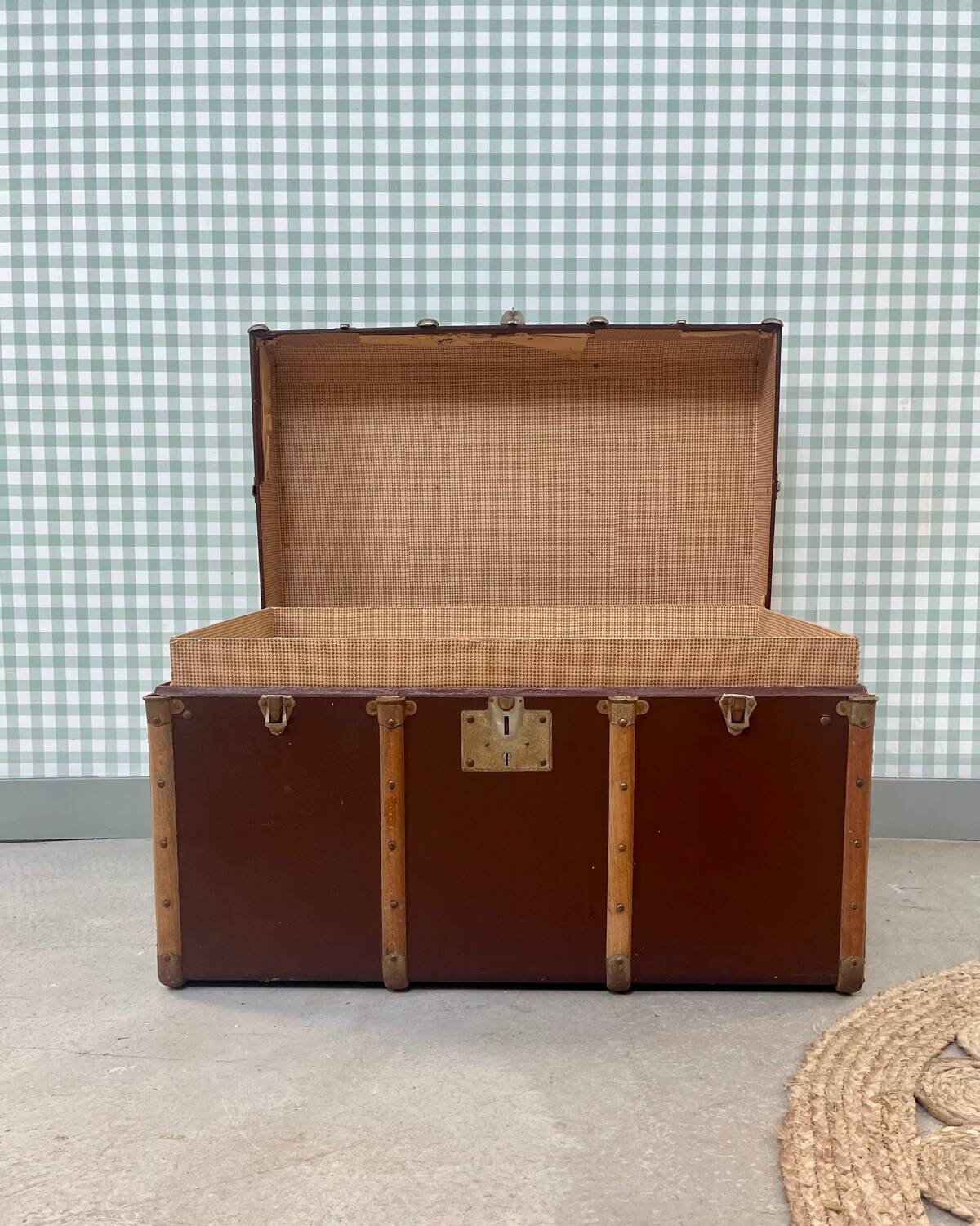 Circled travel trunk