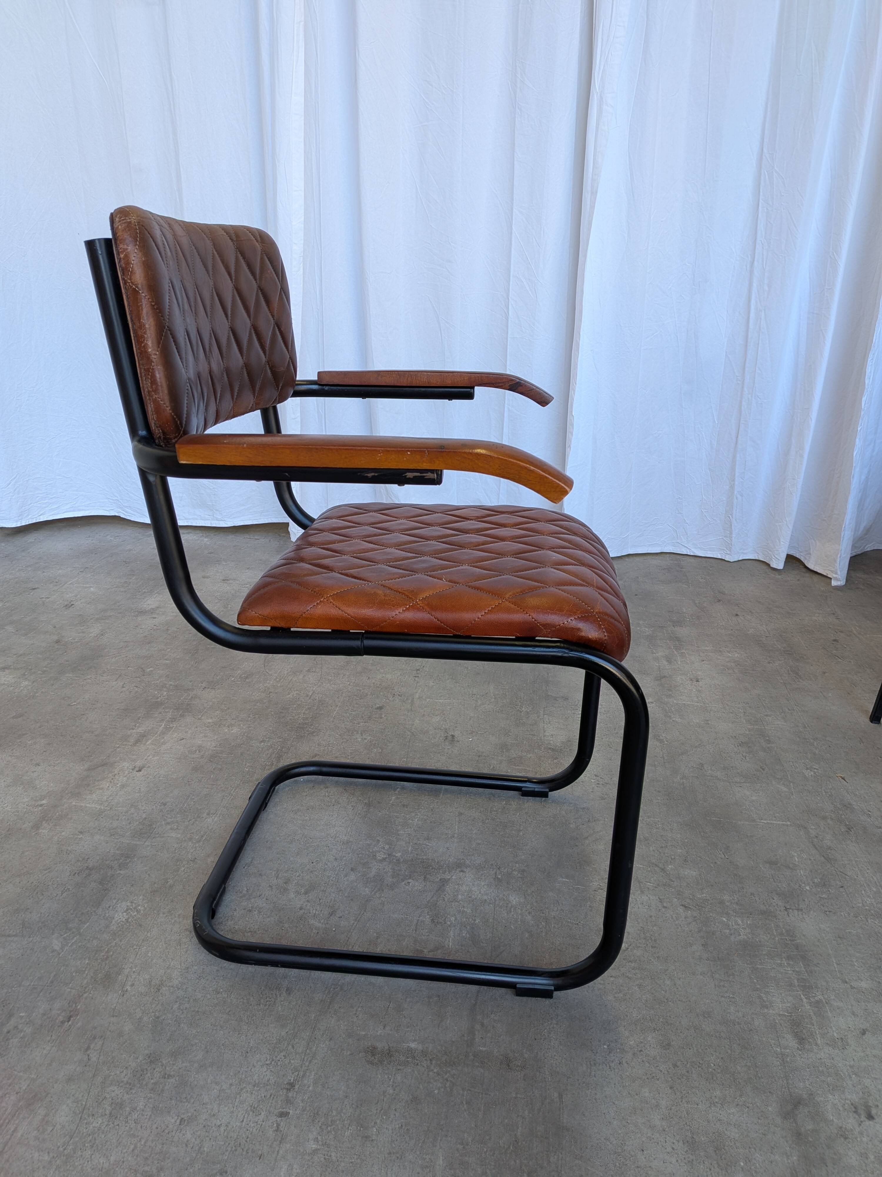 Chaise de salle à manger en cuir matelassé vintage : fauteuil de bureau industriel