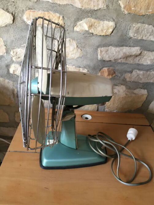 Indola brand fan of the 60s