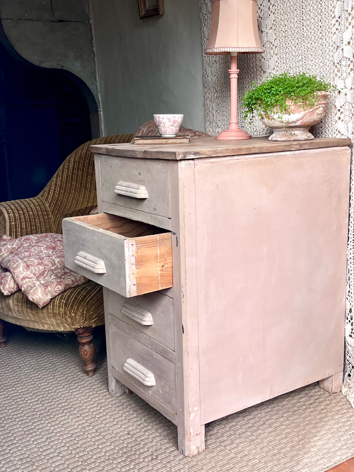 Chiffonier workshop furniture pink patina