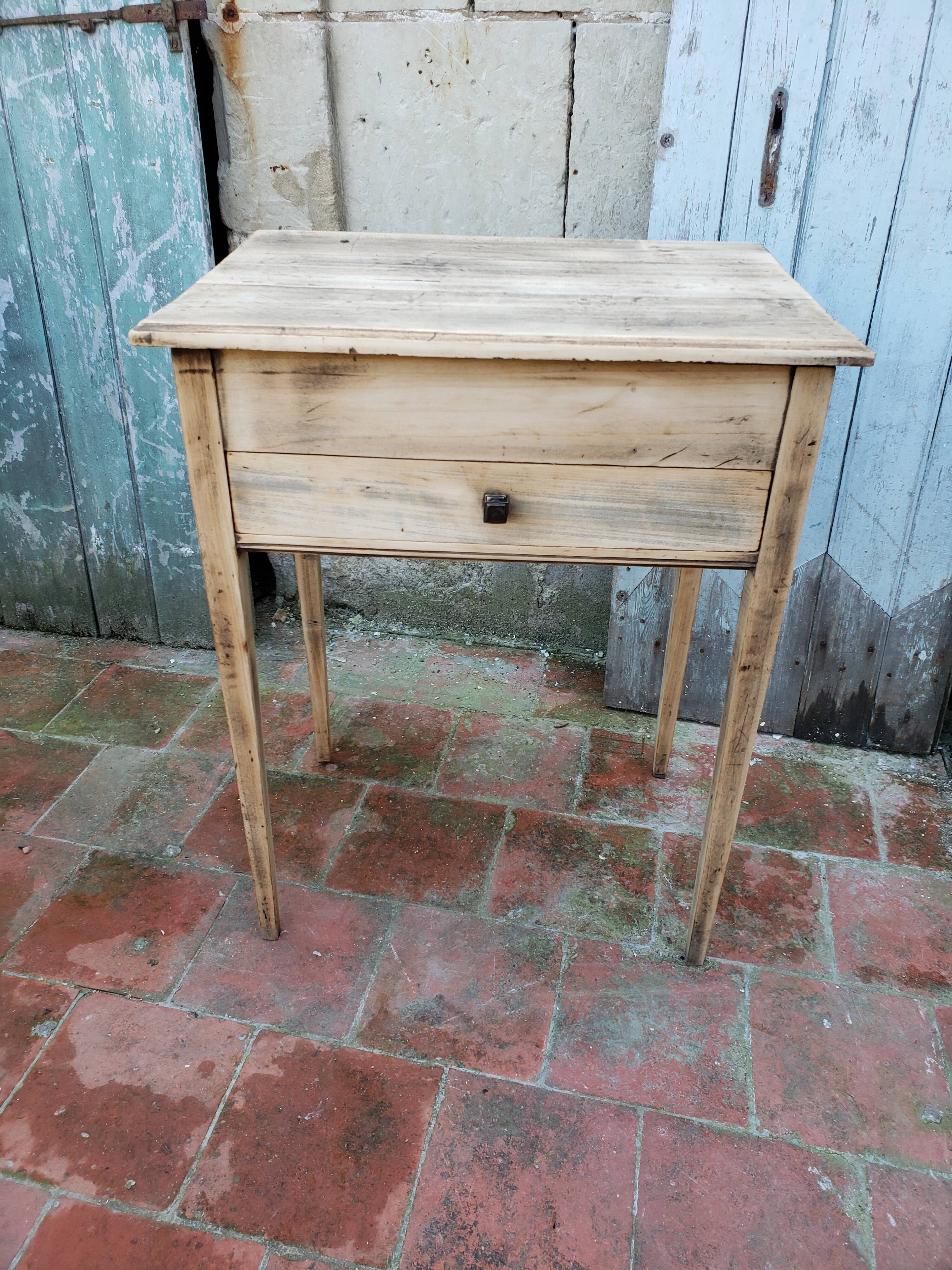 Bedside or raw wood worker