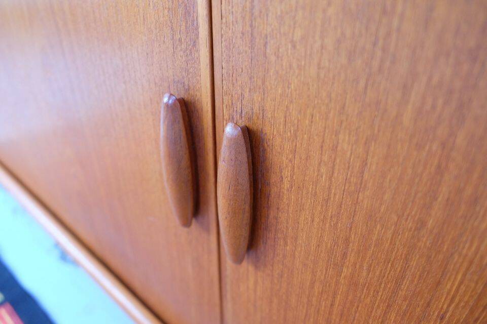 Mid-Century Dyrlund teak sideboard, dating from the 1960s/70s, with a retro vintage design.