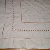 Metis or former linen cloth to 3 rows of days with return