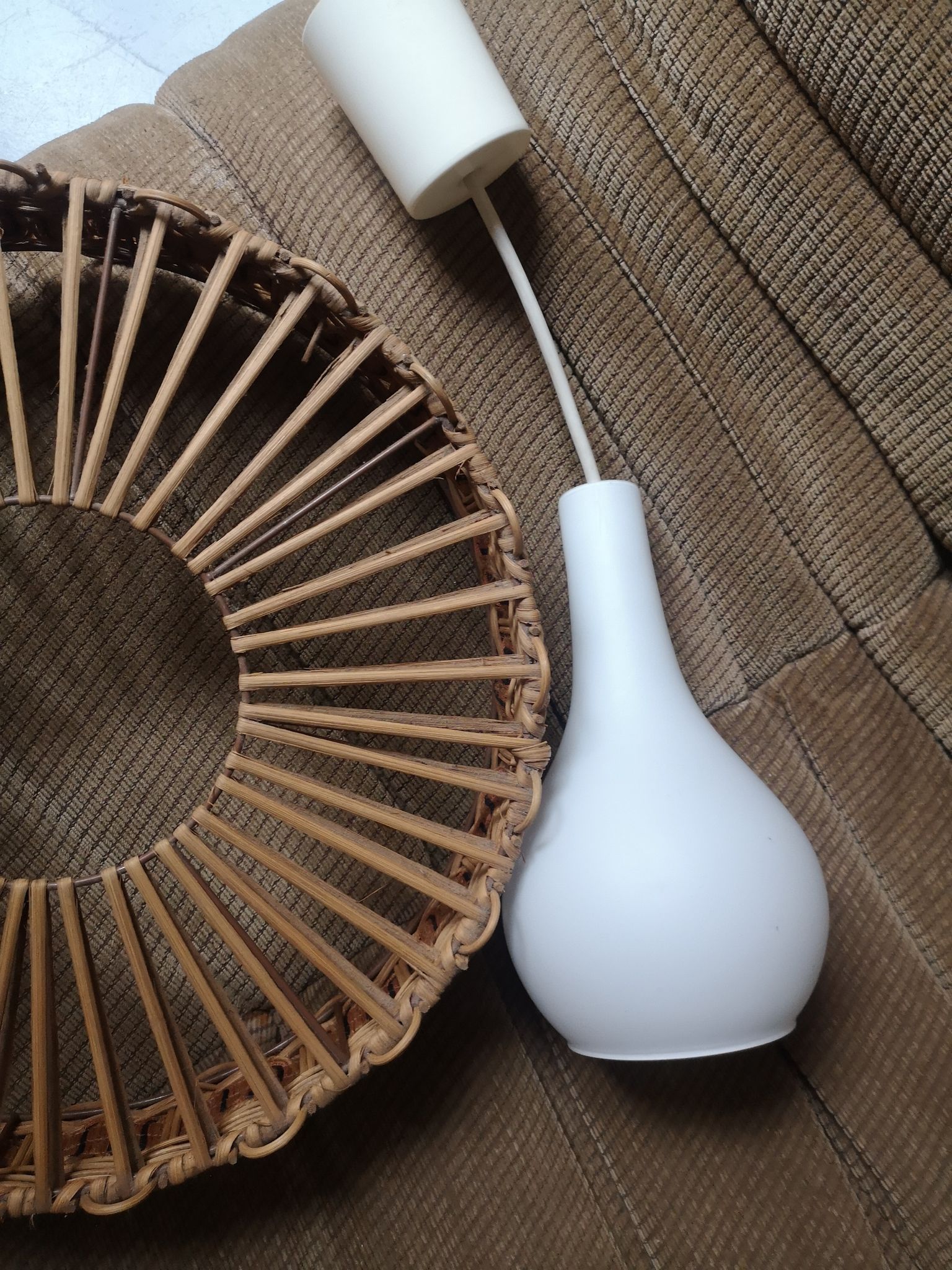 Scandinavian cylindrical pendant lamp with rattan dial and opaline in real and smoked glass