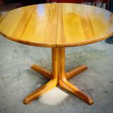 60s/70s round and extendable pine dining room table