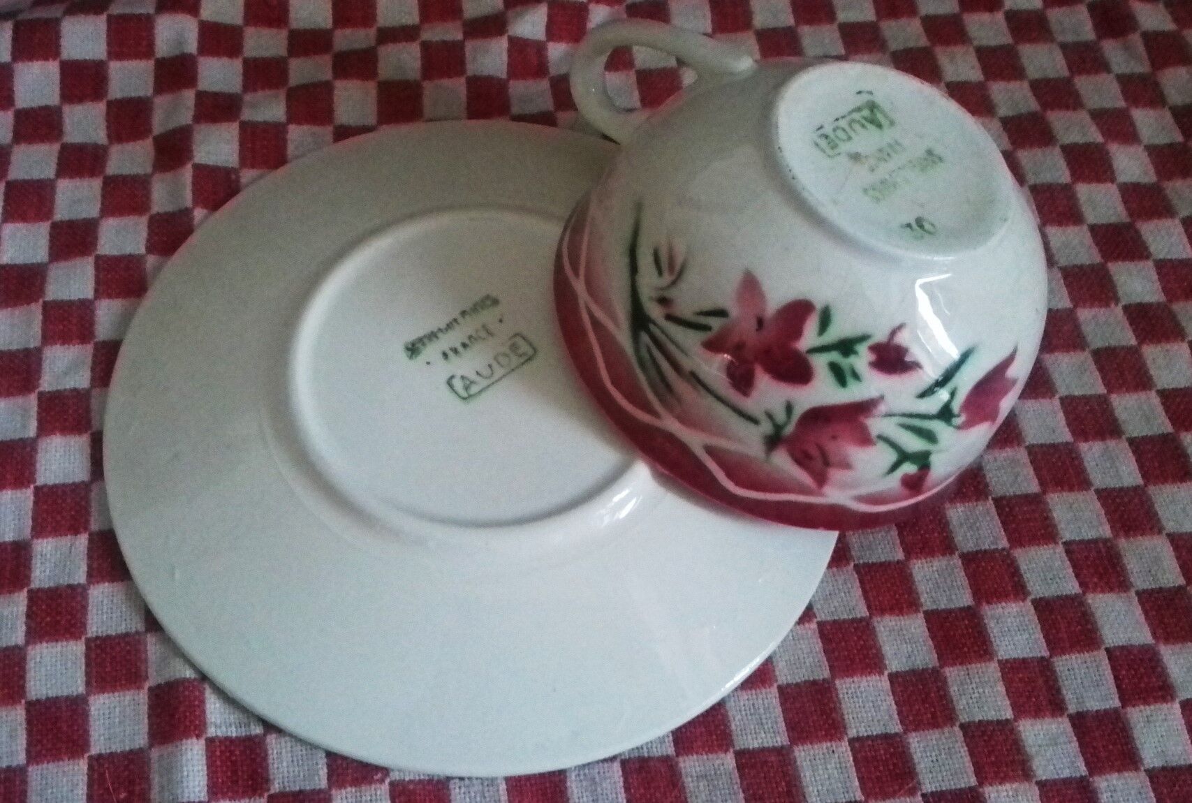 Duo cups and saucers Digoin Sarreguemines, Cannes and Aude model