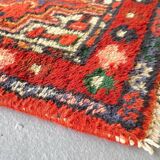 Vintage oriental velvet rug - 40cm x 62cm