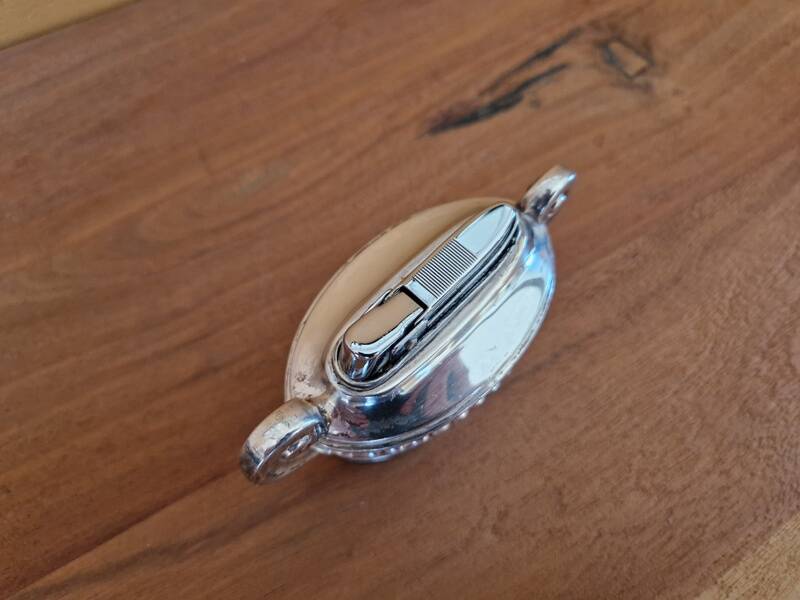 Silver Match table lighter in silver-plated metal with fluted base - Louis XVI