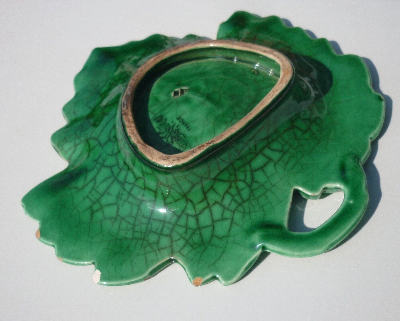 Green vine leaf plate