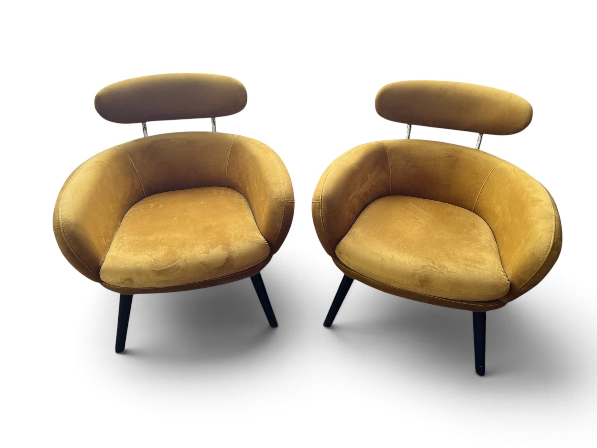 Vintage pair of mustard velvet armchairs from the 20th century.