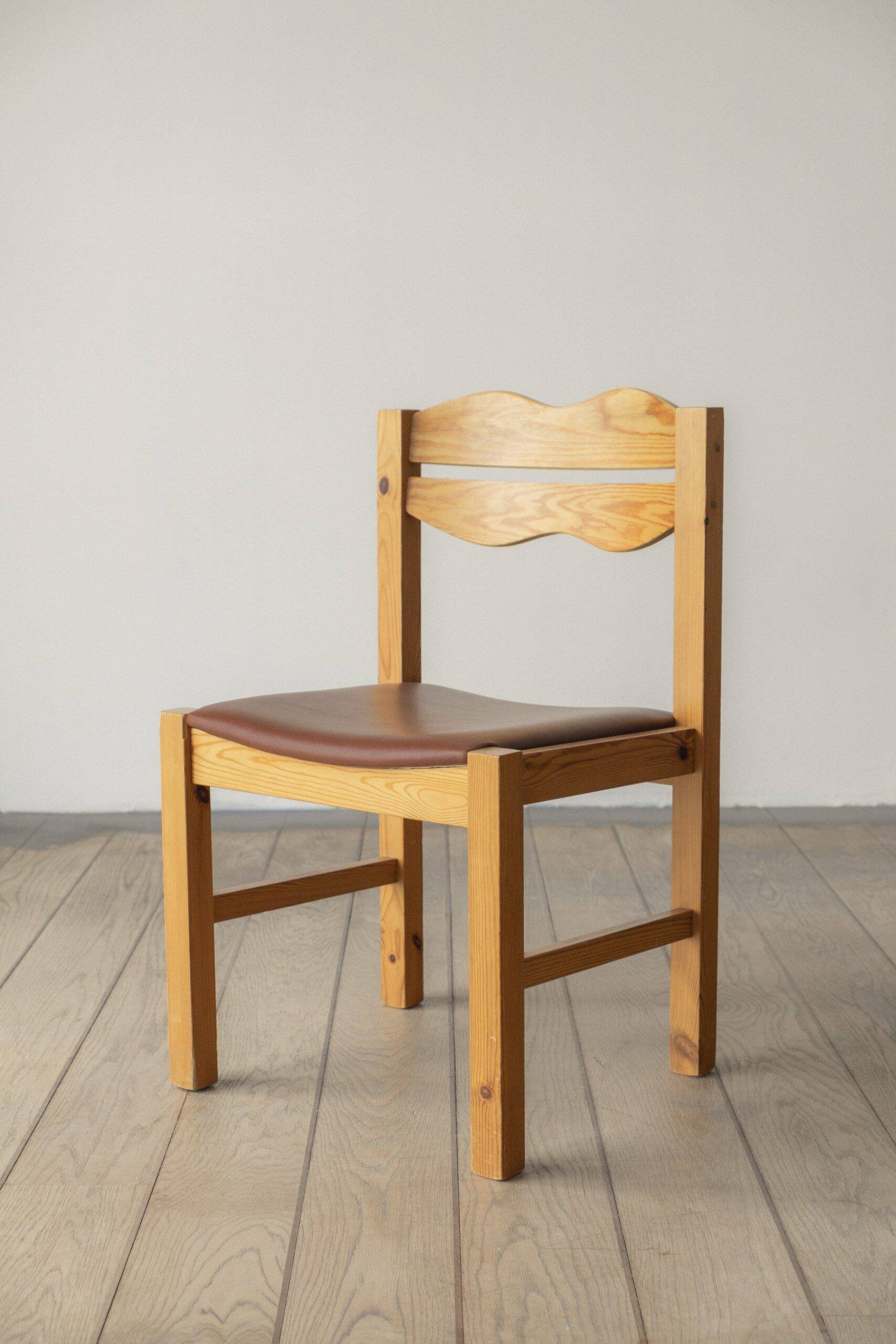 Dining chair (set of four)