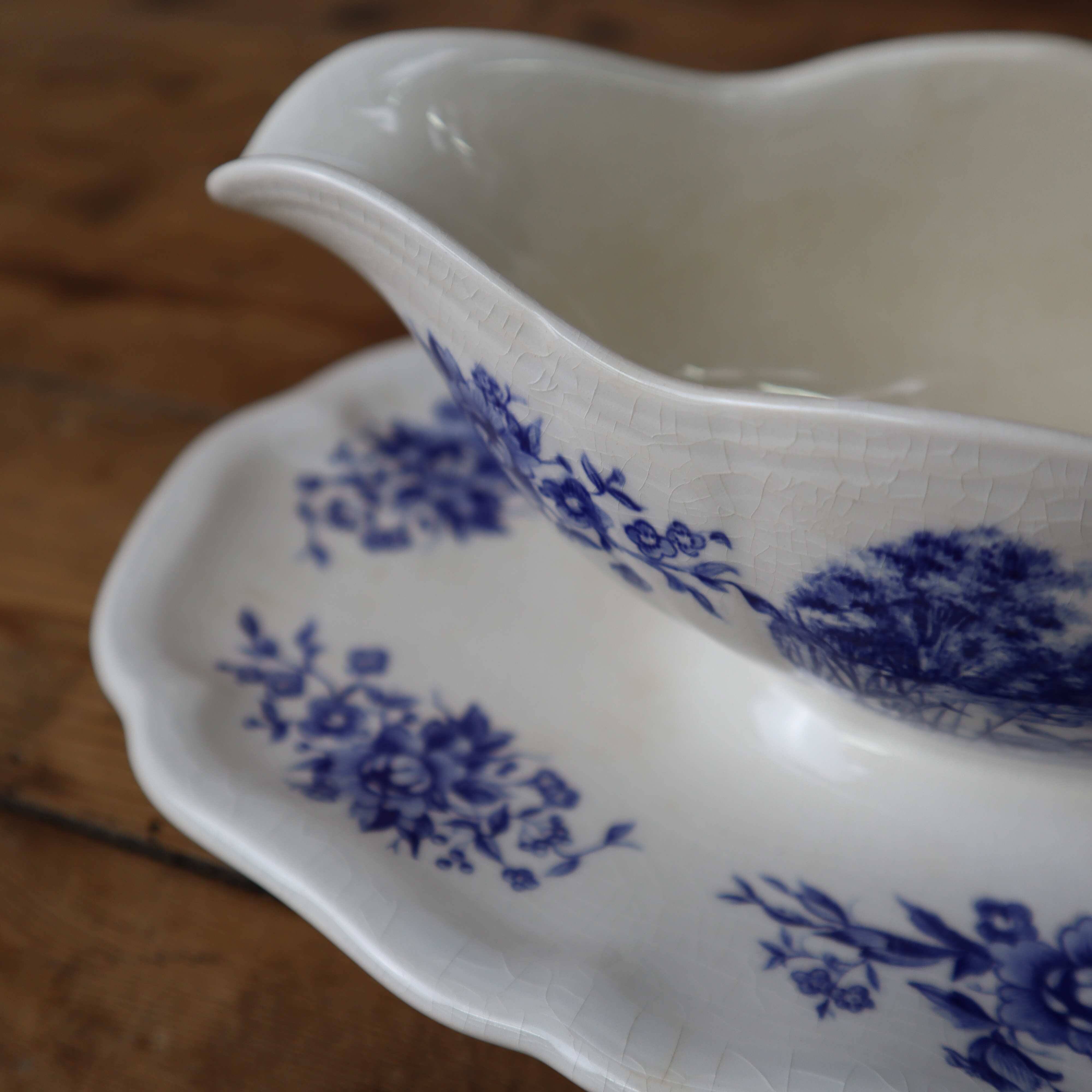 Old Sarreguemines earthenware sauce boat, Romantic model