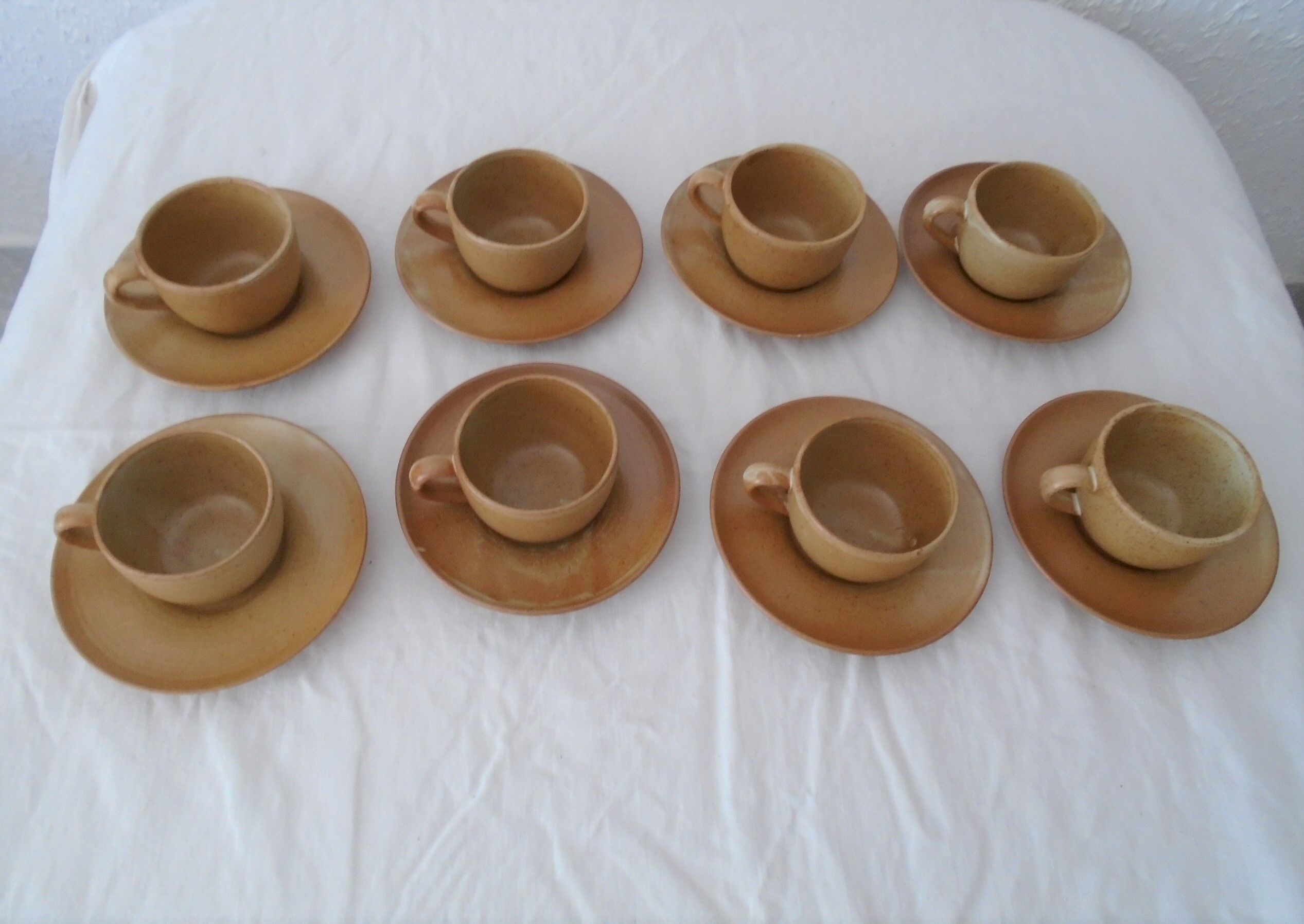 8 Cups and under cups Sandstone village CNP France