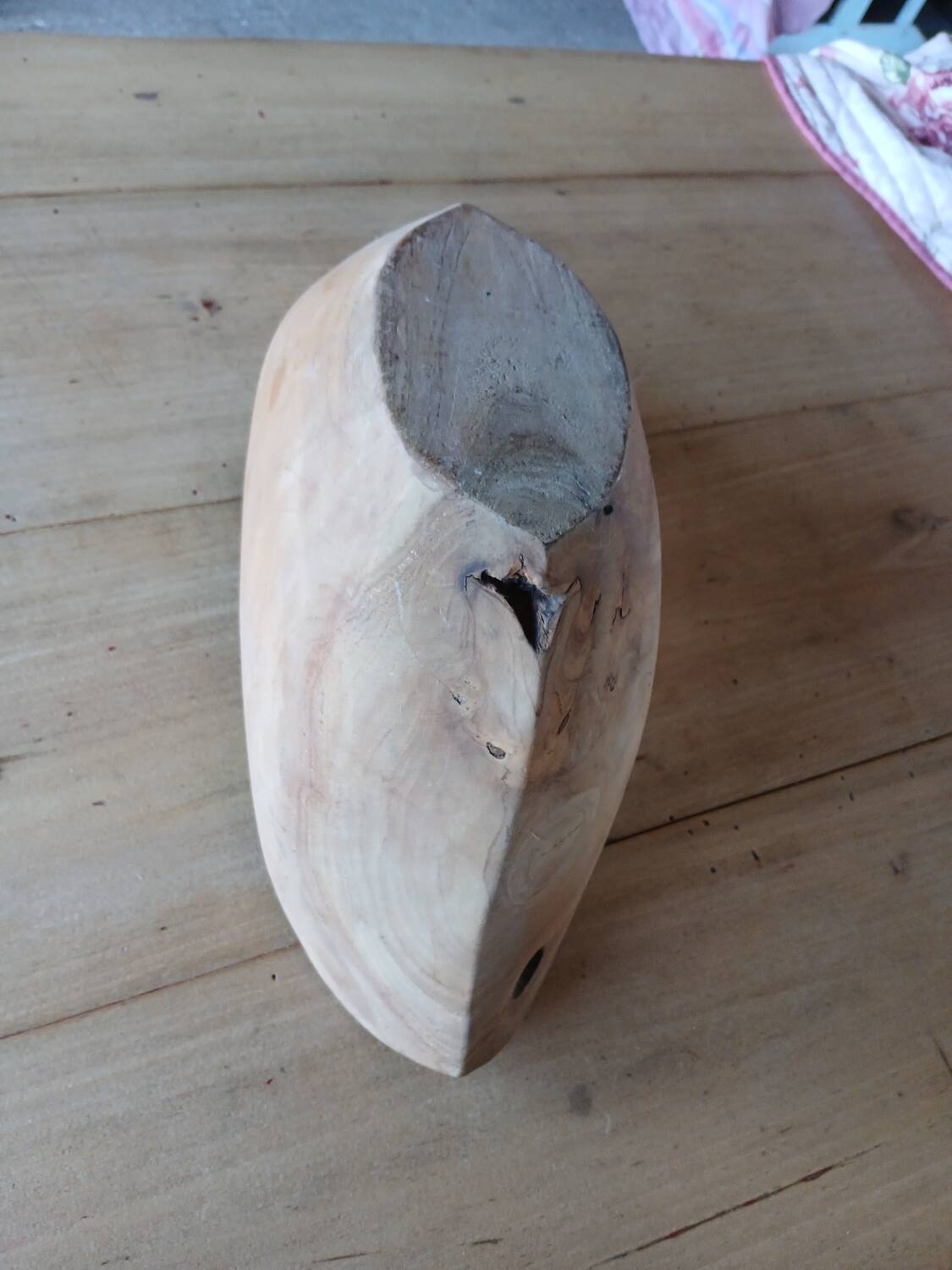 Solid wood bowl / empty pocket