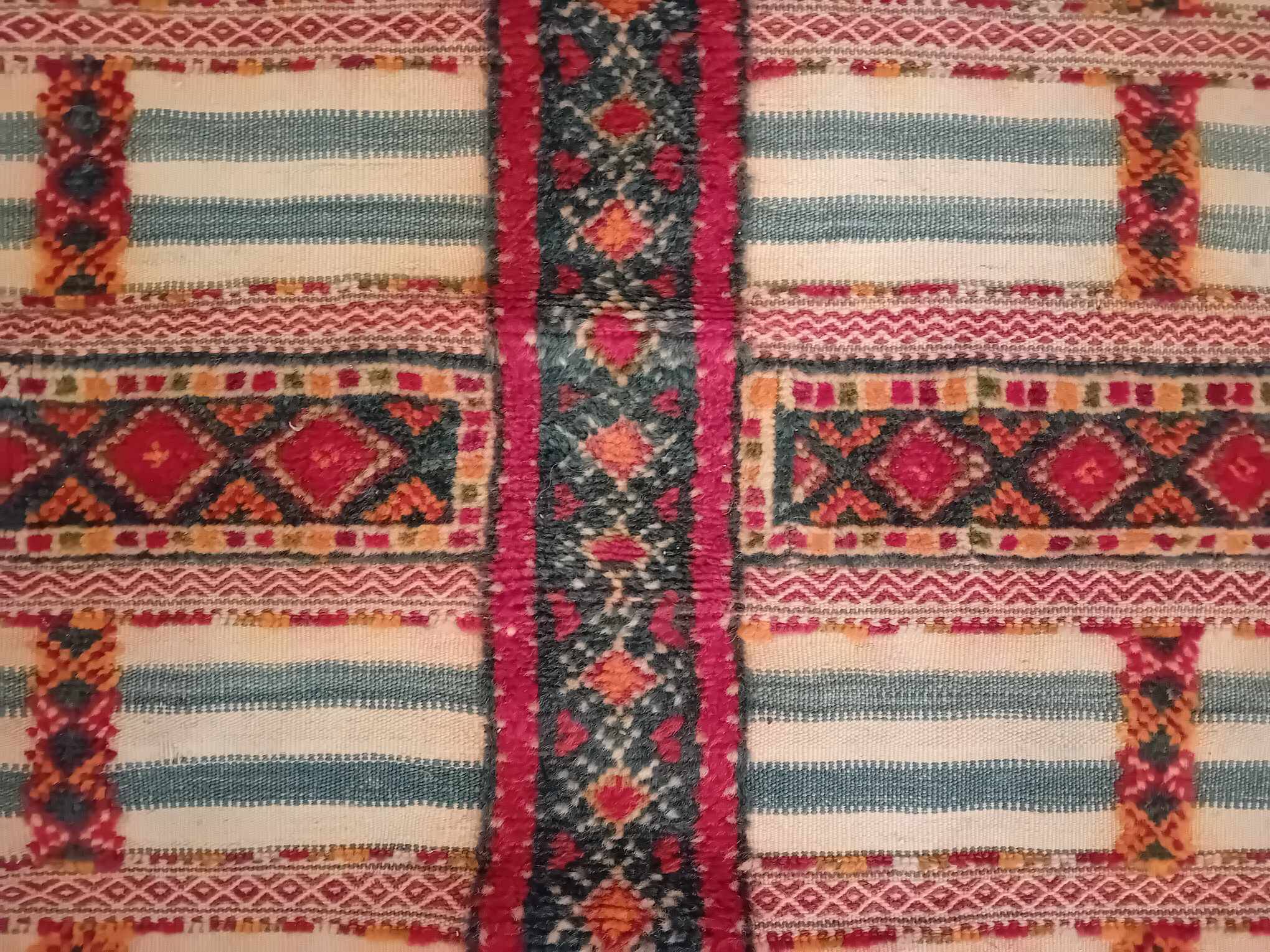 Handmade Taznakht Berber Kilim Rug 237x144cm