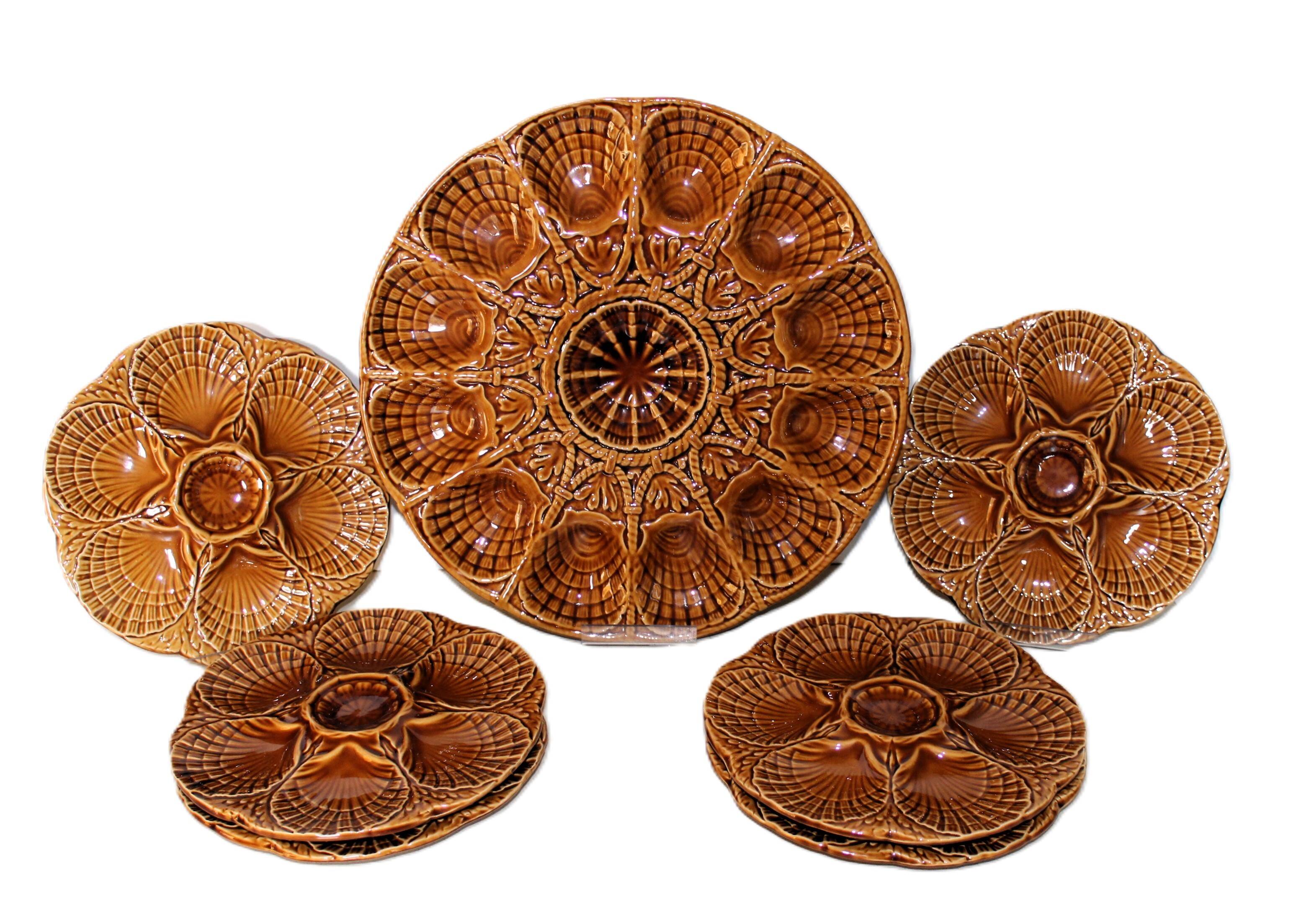 Complete oyster service in Sarreguemines slipware
