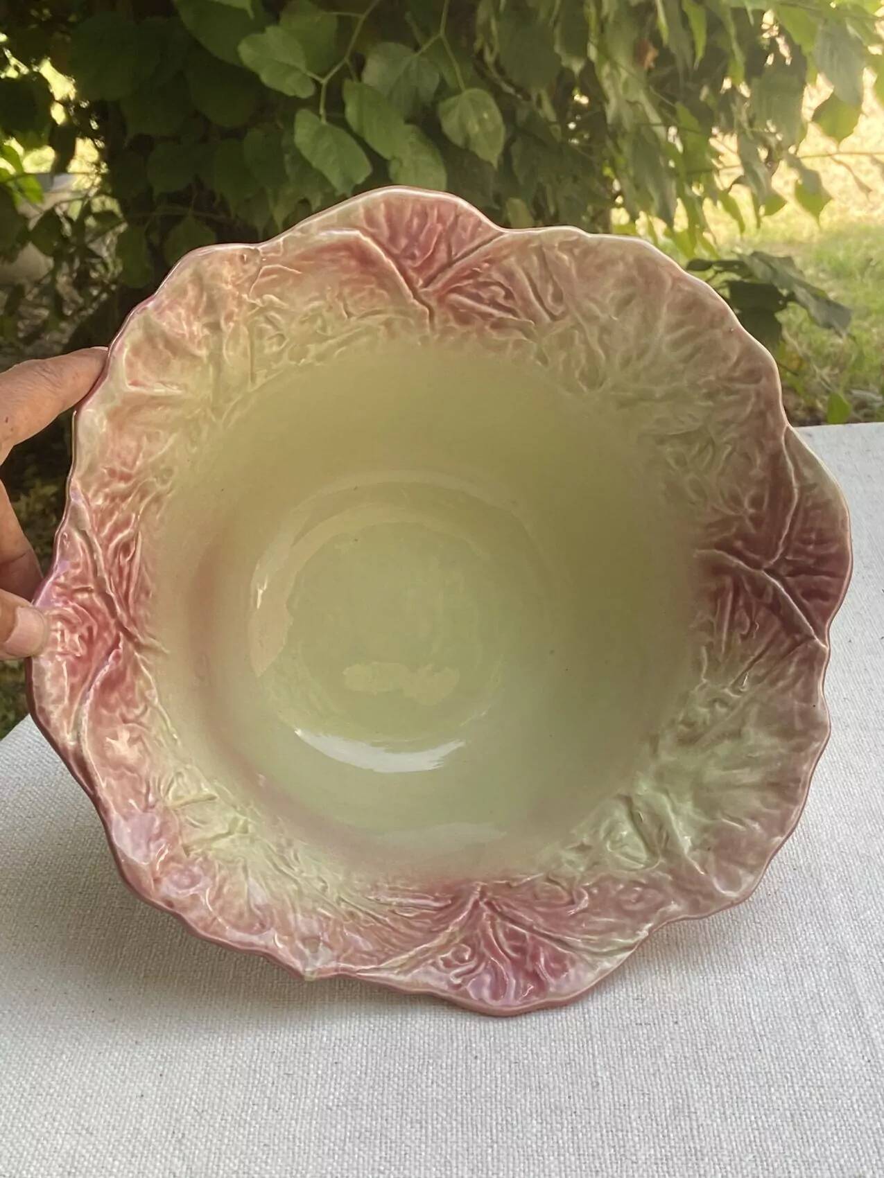 Large vintage salad bowl in the shape of a pink cabbage – barbotine earthenware – 1980s