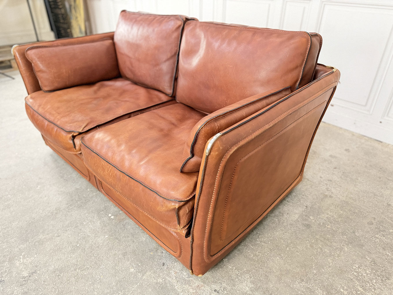1980s two-seater leather sofa