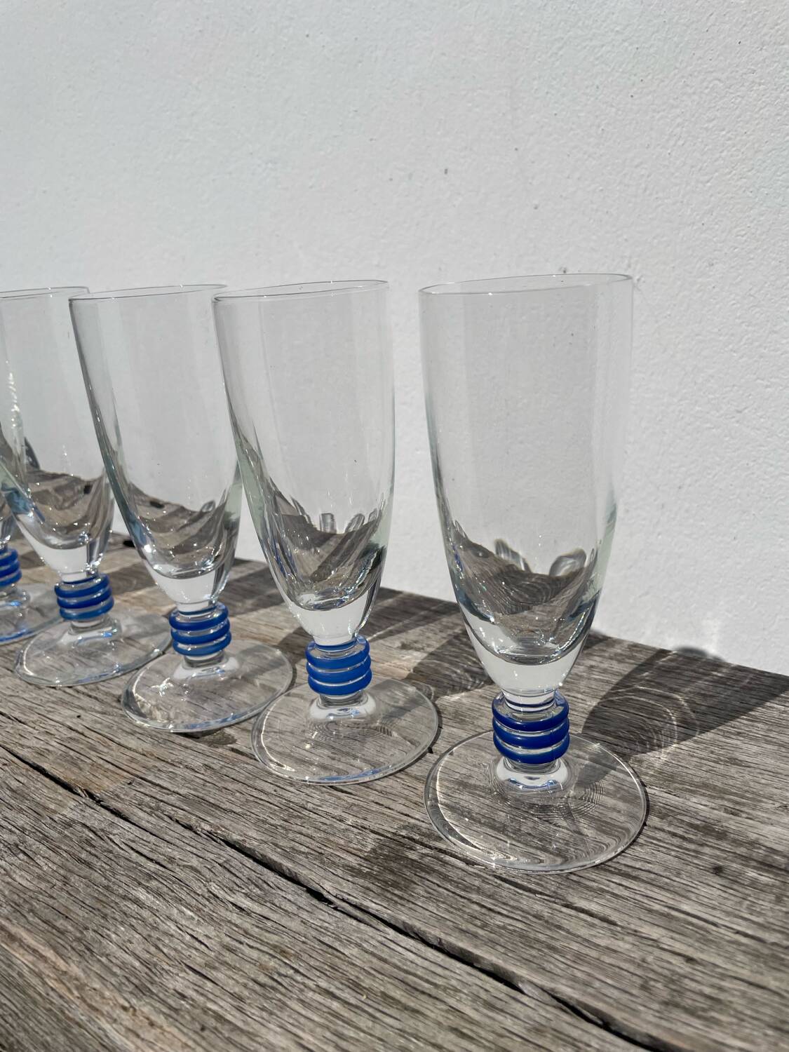 7 flûtes à champagne bleues, 1990