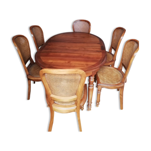 salle à manger comprenant