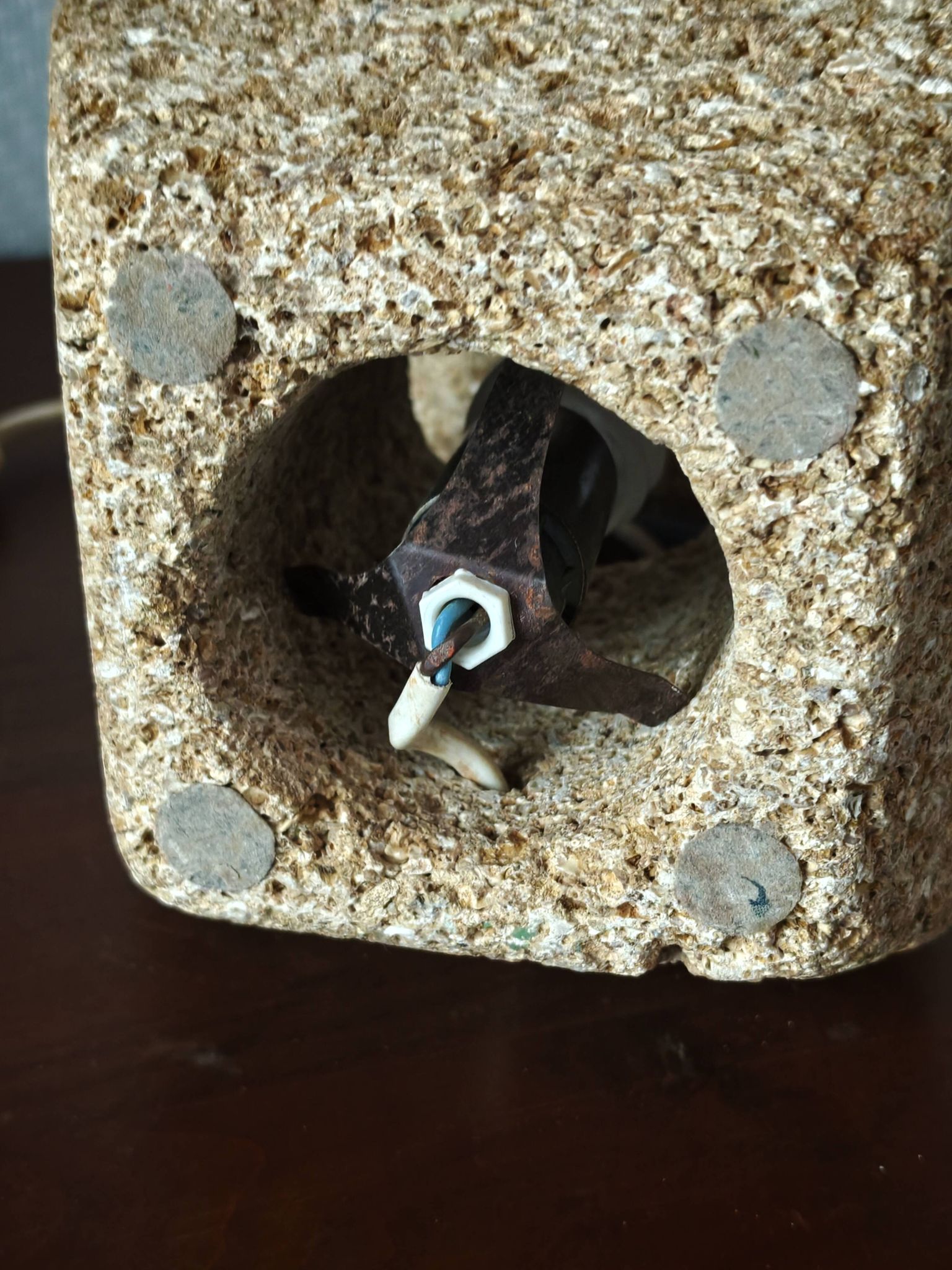 Sculptural lamp in stone 1960-70