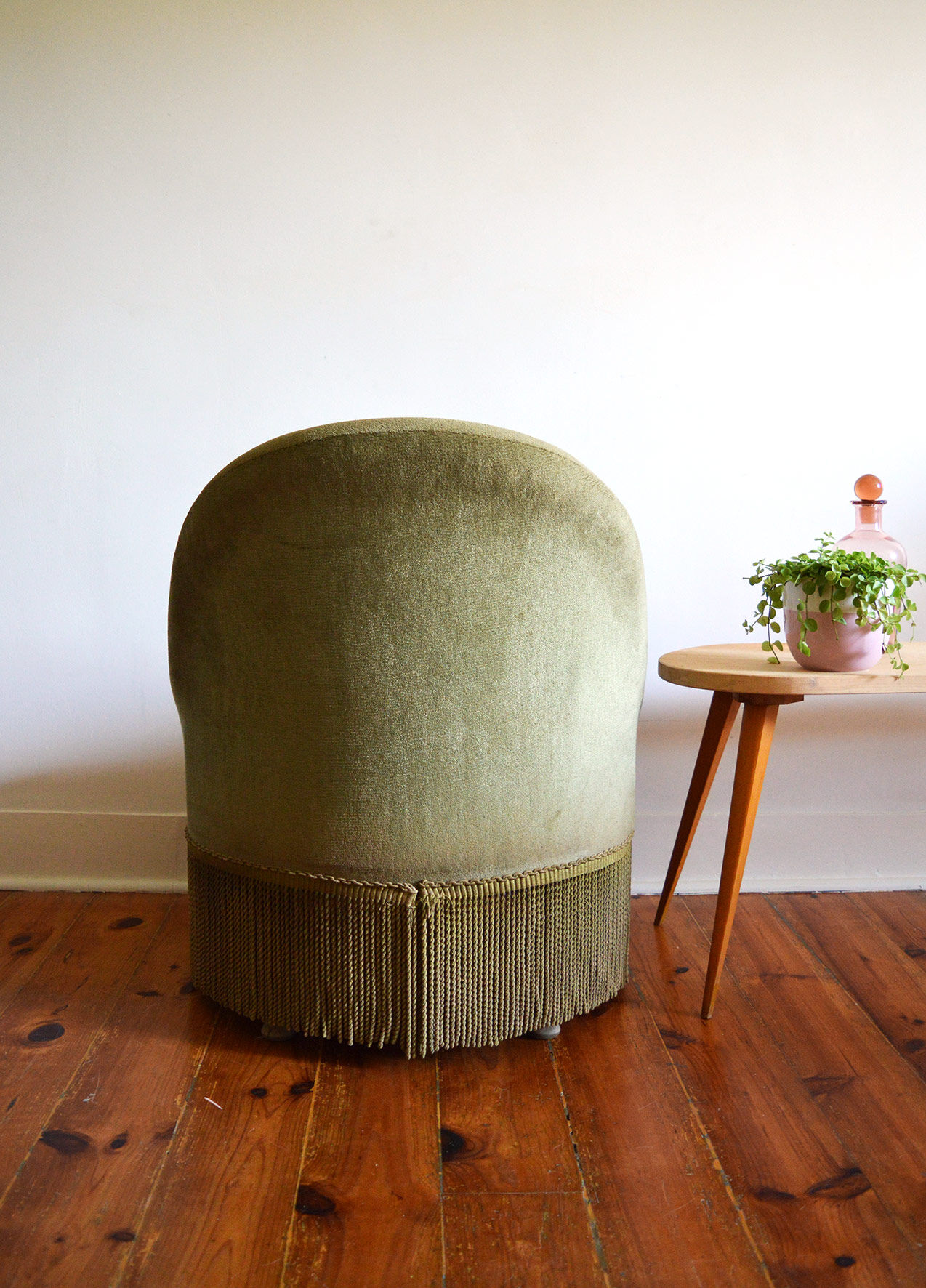 Toad velvet olive chair
