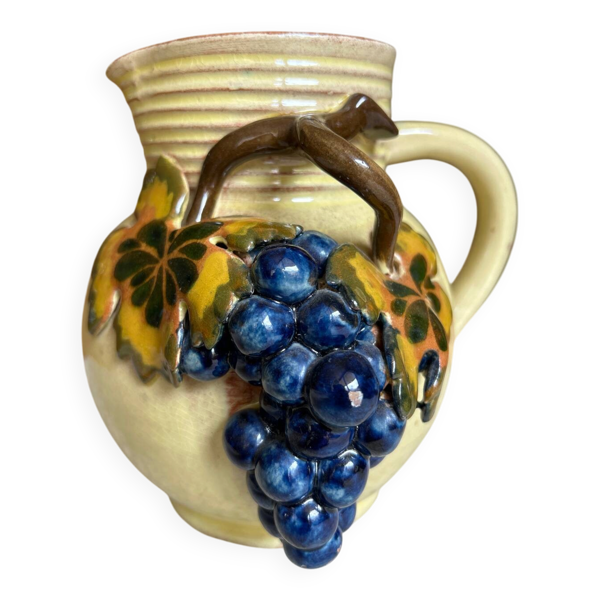 Cruche/Carafe en terre cuite émaillée HB  barbotine Grappe raisin