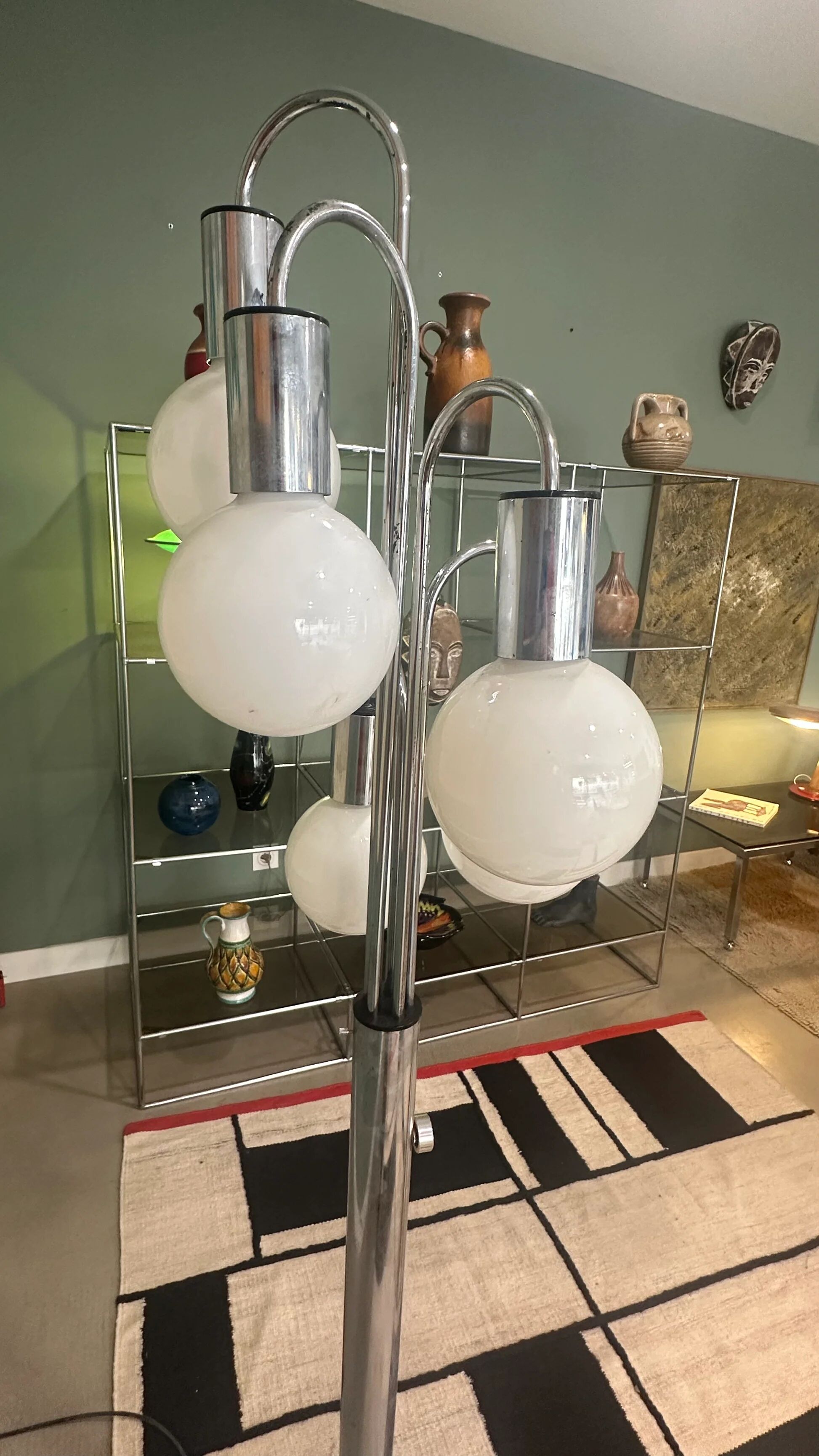 Waterfall lamp post