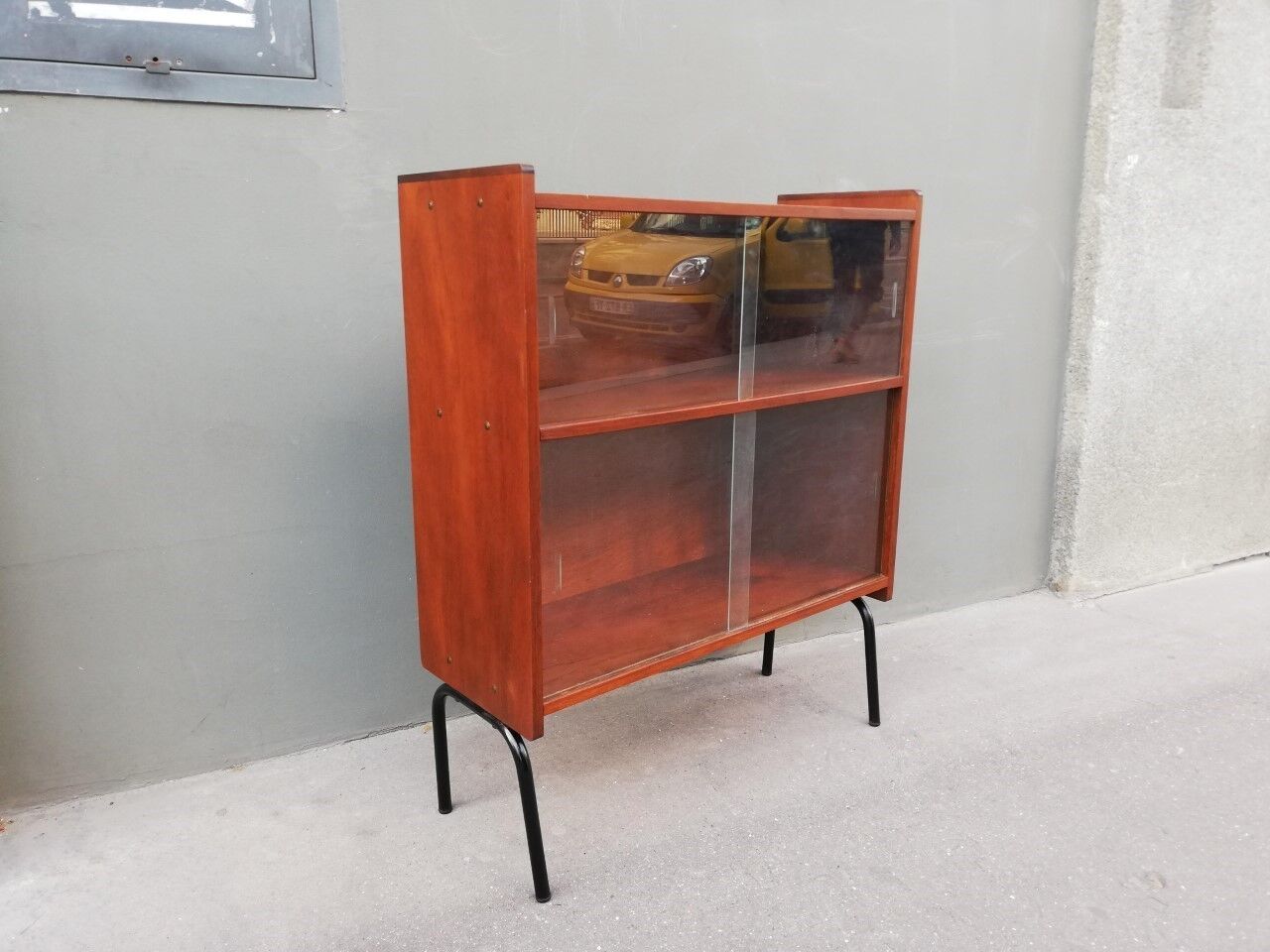 Vintage 60s showcase