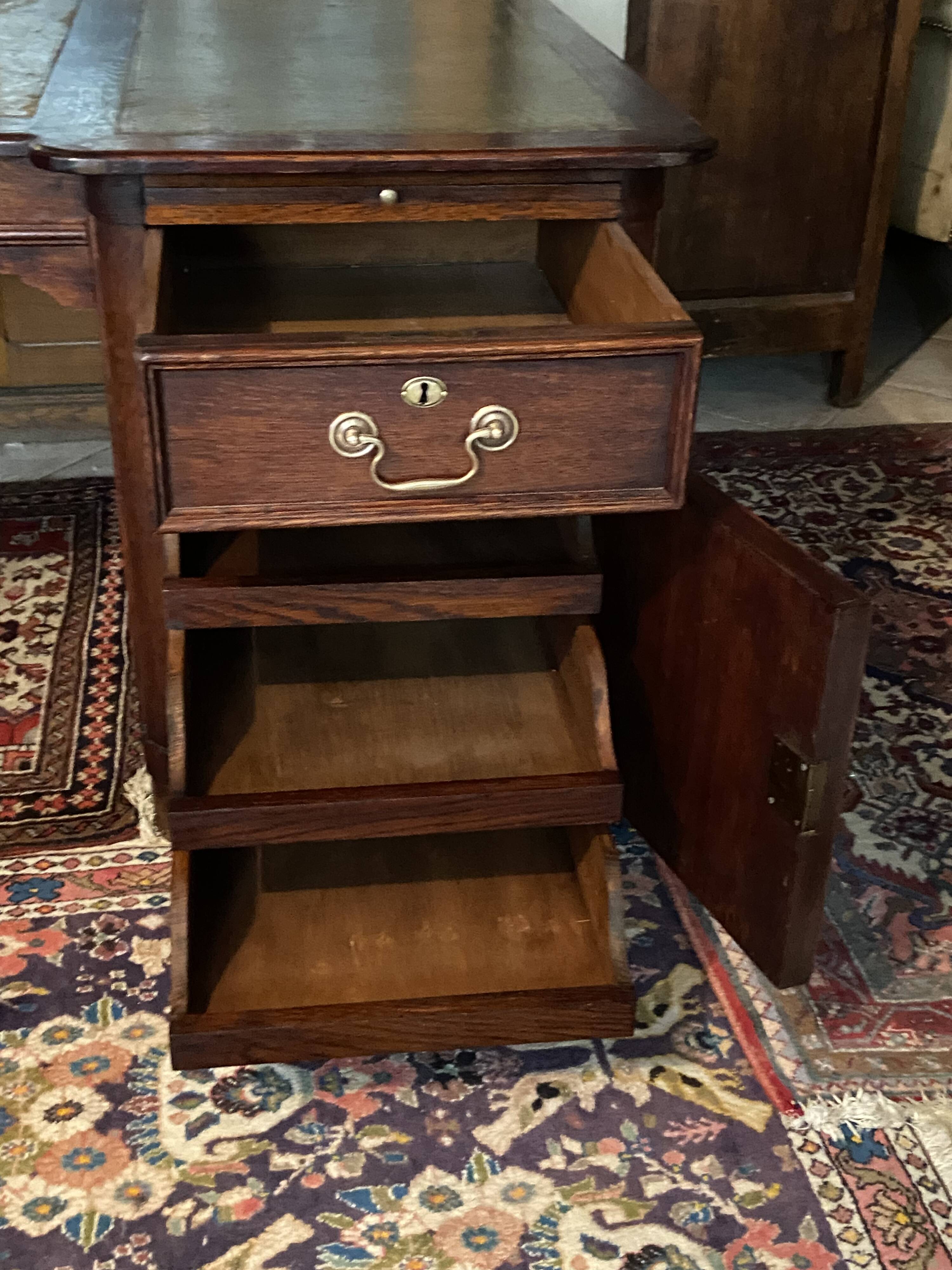 Immense oak solid wood staff desk in English style 248 x 114 cm