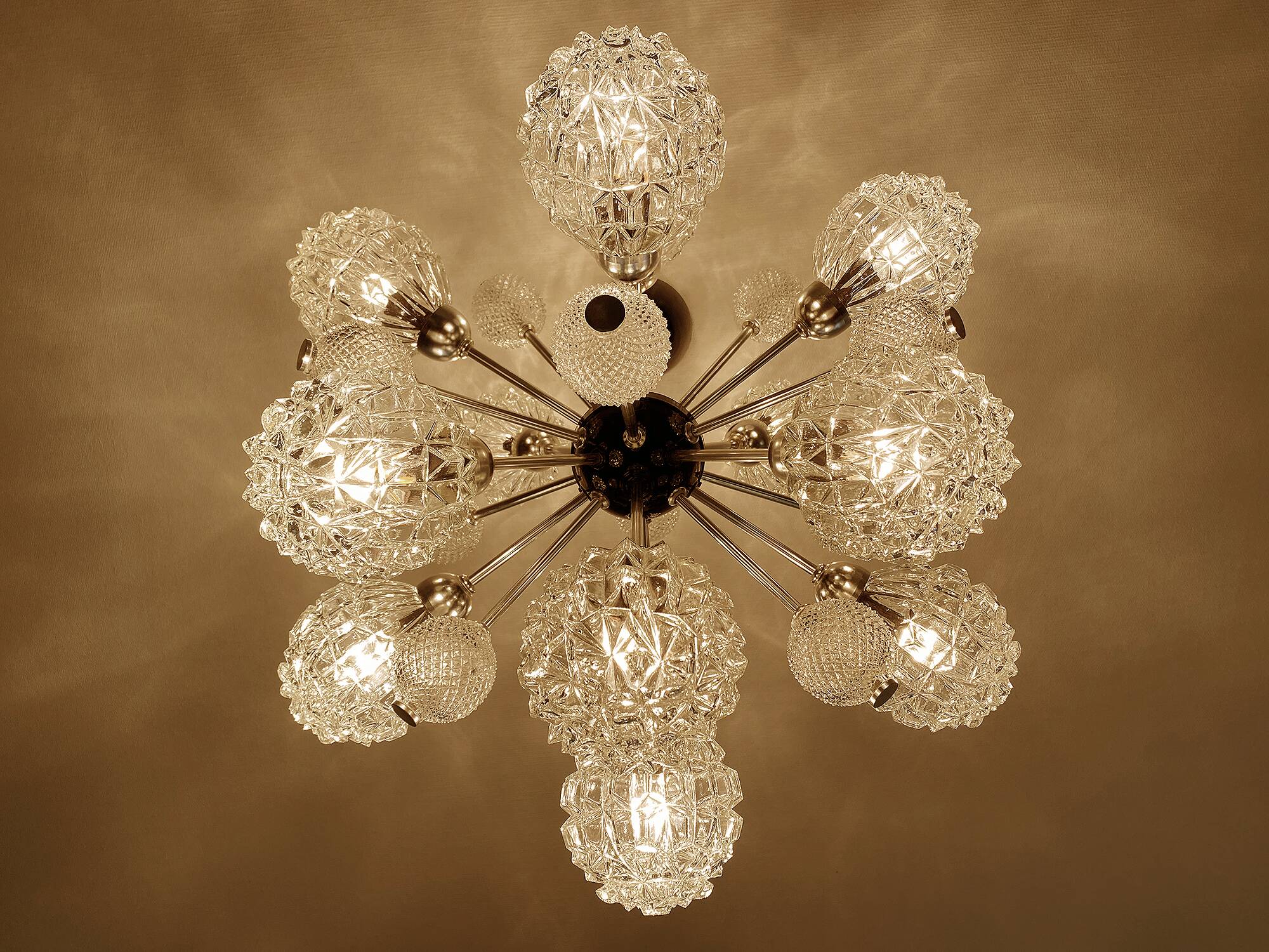 Large vintage pendant light, 70s