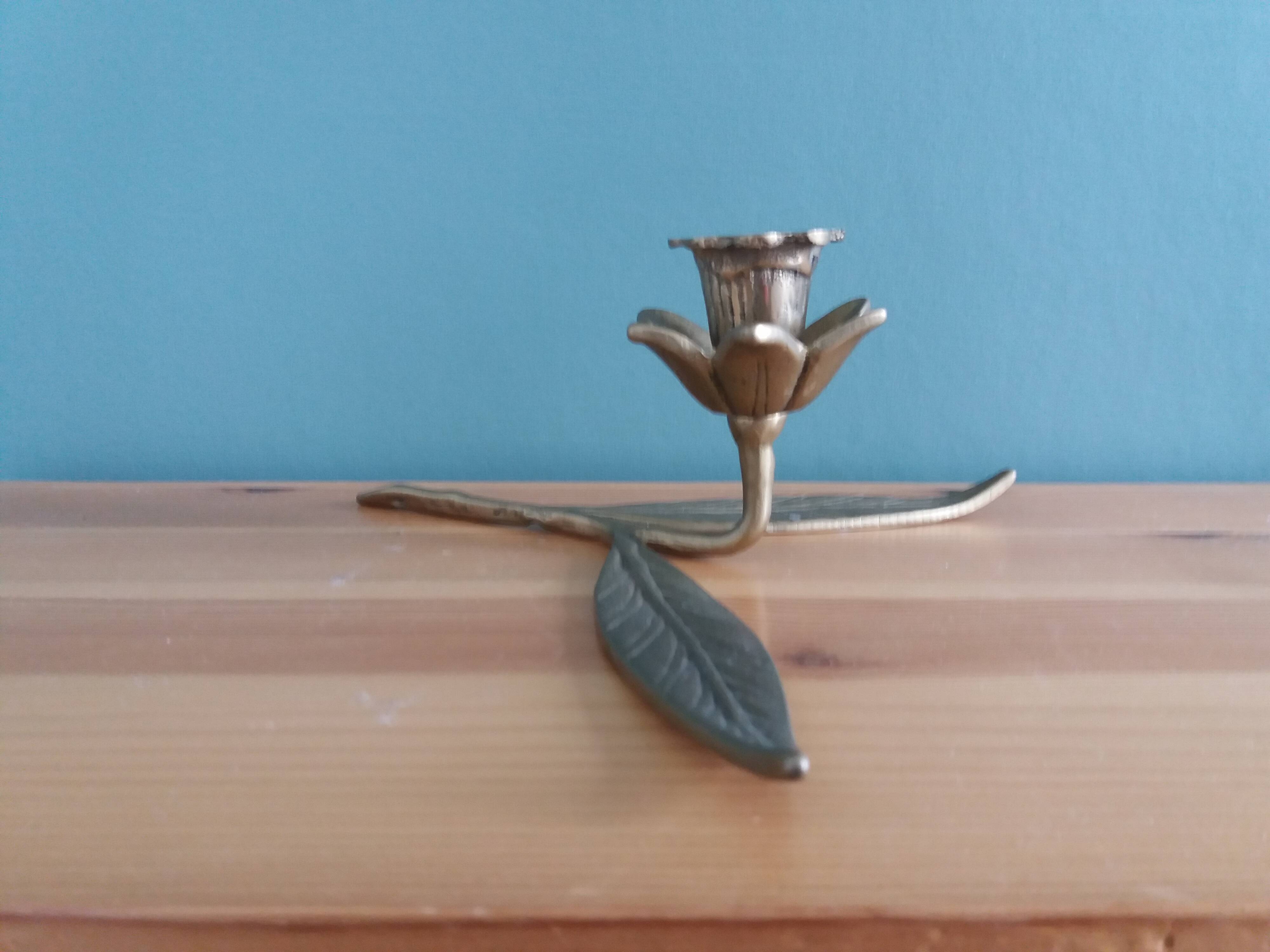 Flower candle holder in gold-plated brass