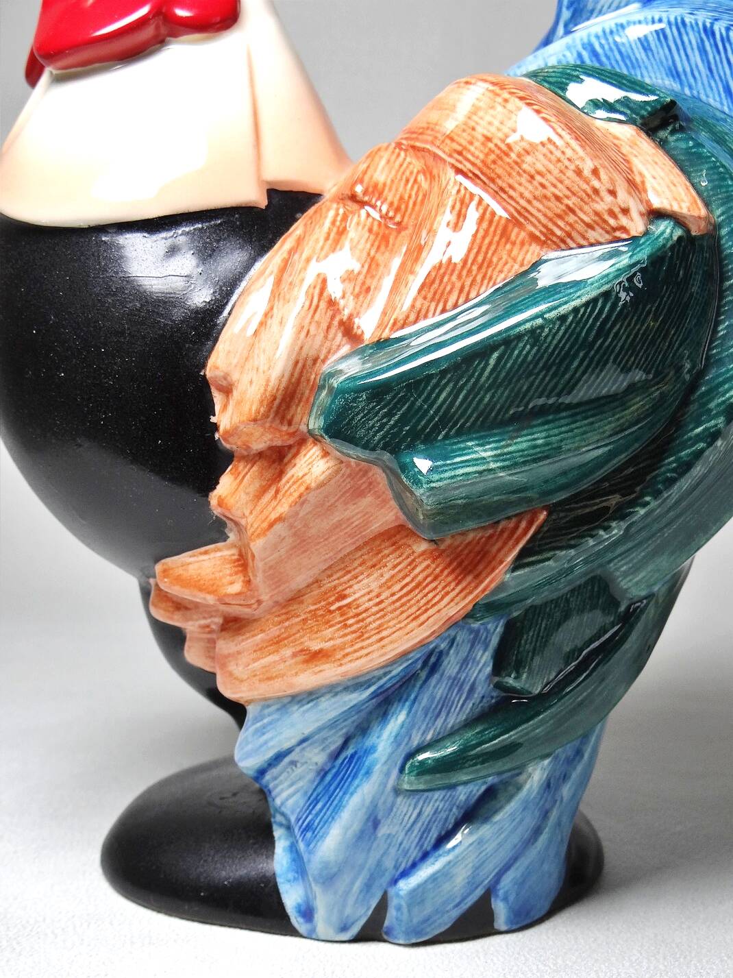 Polychrome porcelain rooster subject Hahn Georges Selim for Goebel Germany 1984