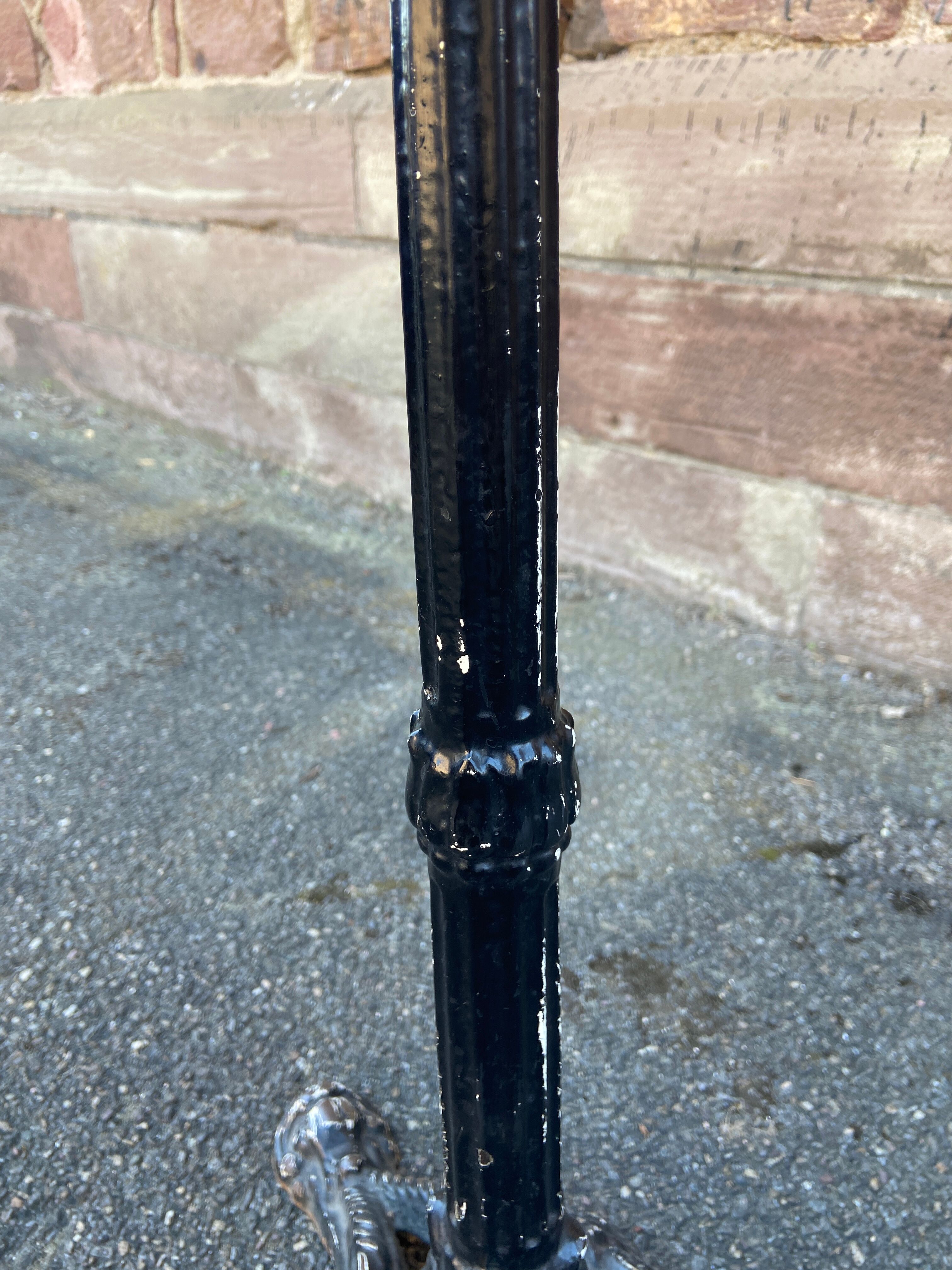 Bistro parisian table